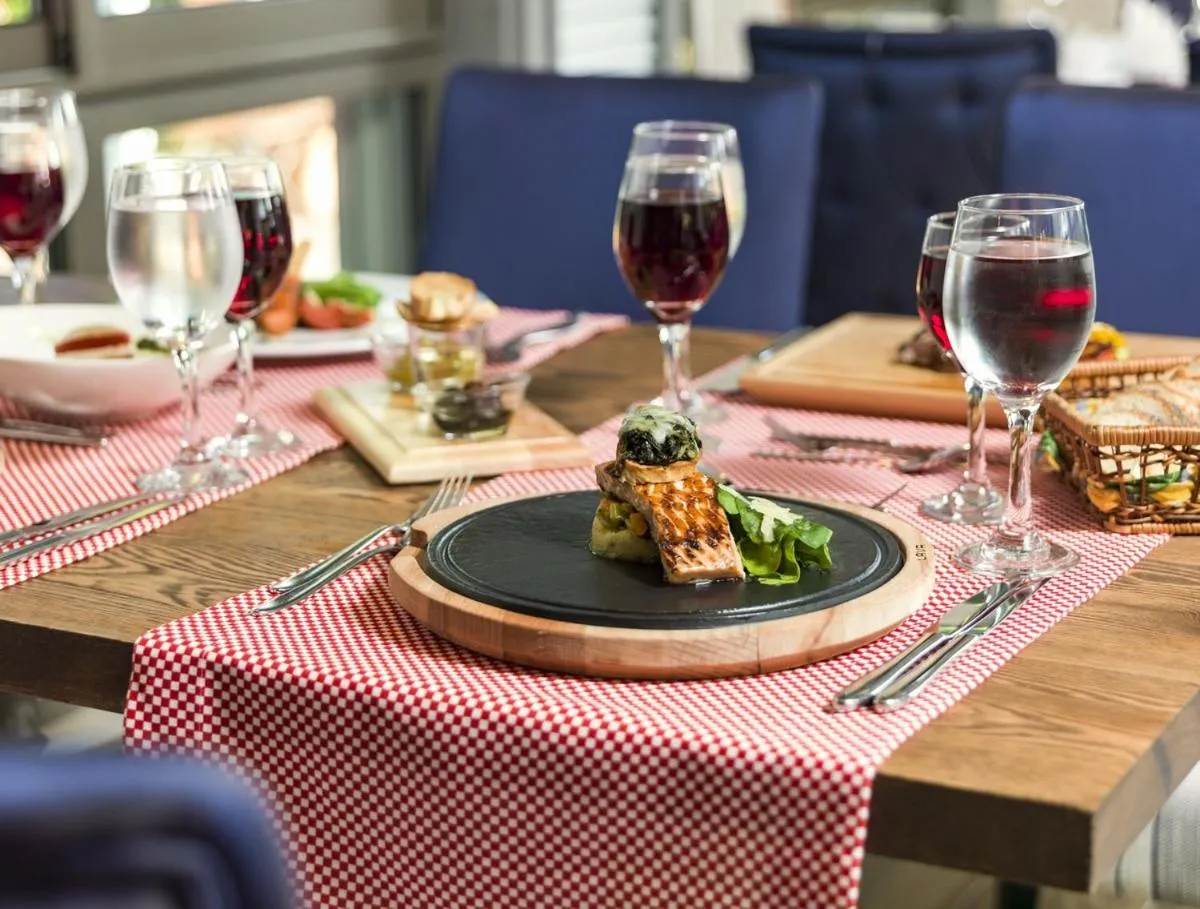 Restaurant/places to eat in Club Hotel Felicia Village