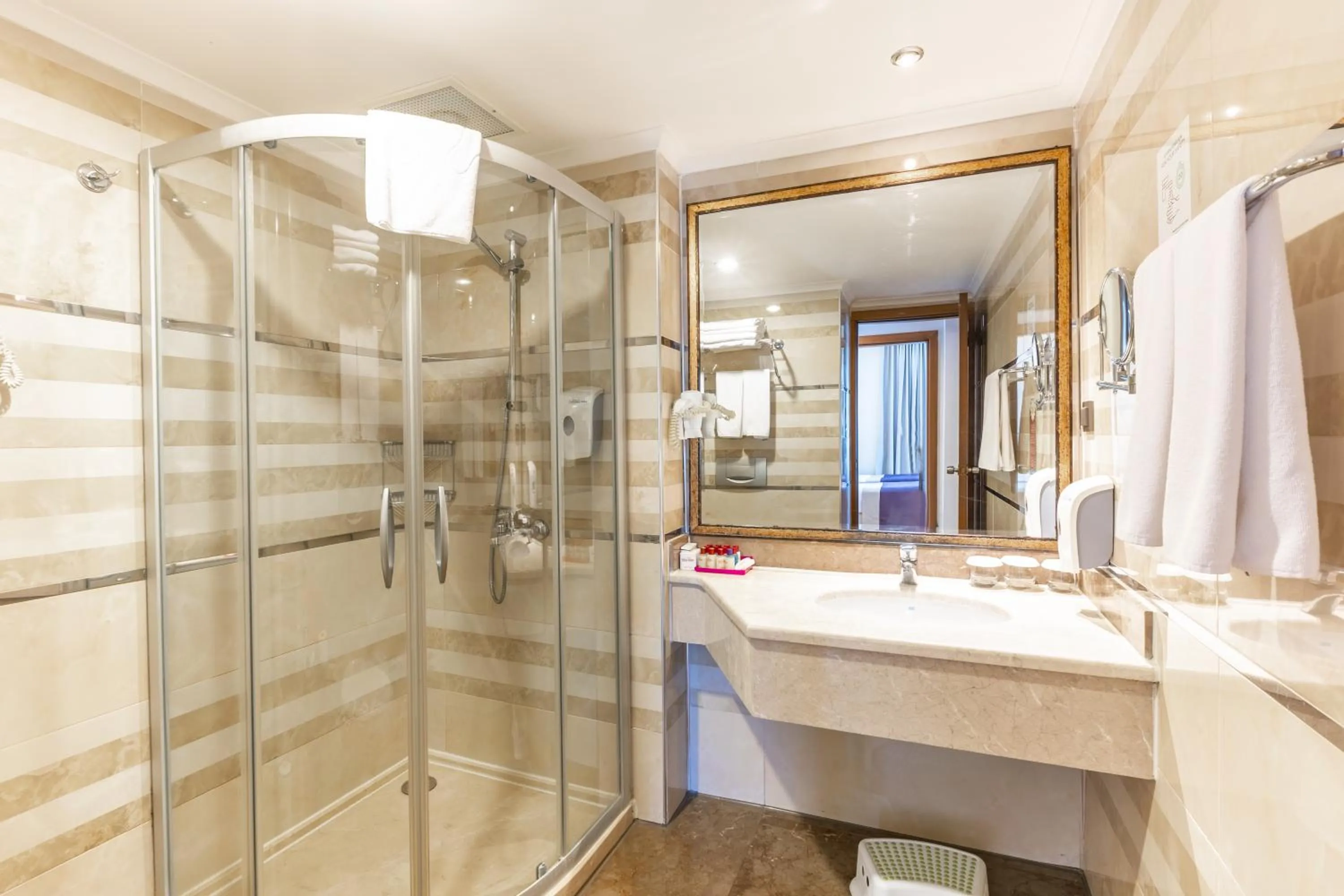 Shower in Club Hotel Felicia Village