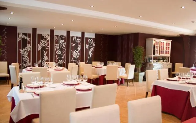 Restaurant/places to eat in Casón de la Marquesa