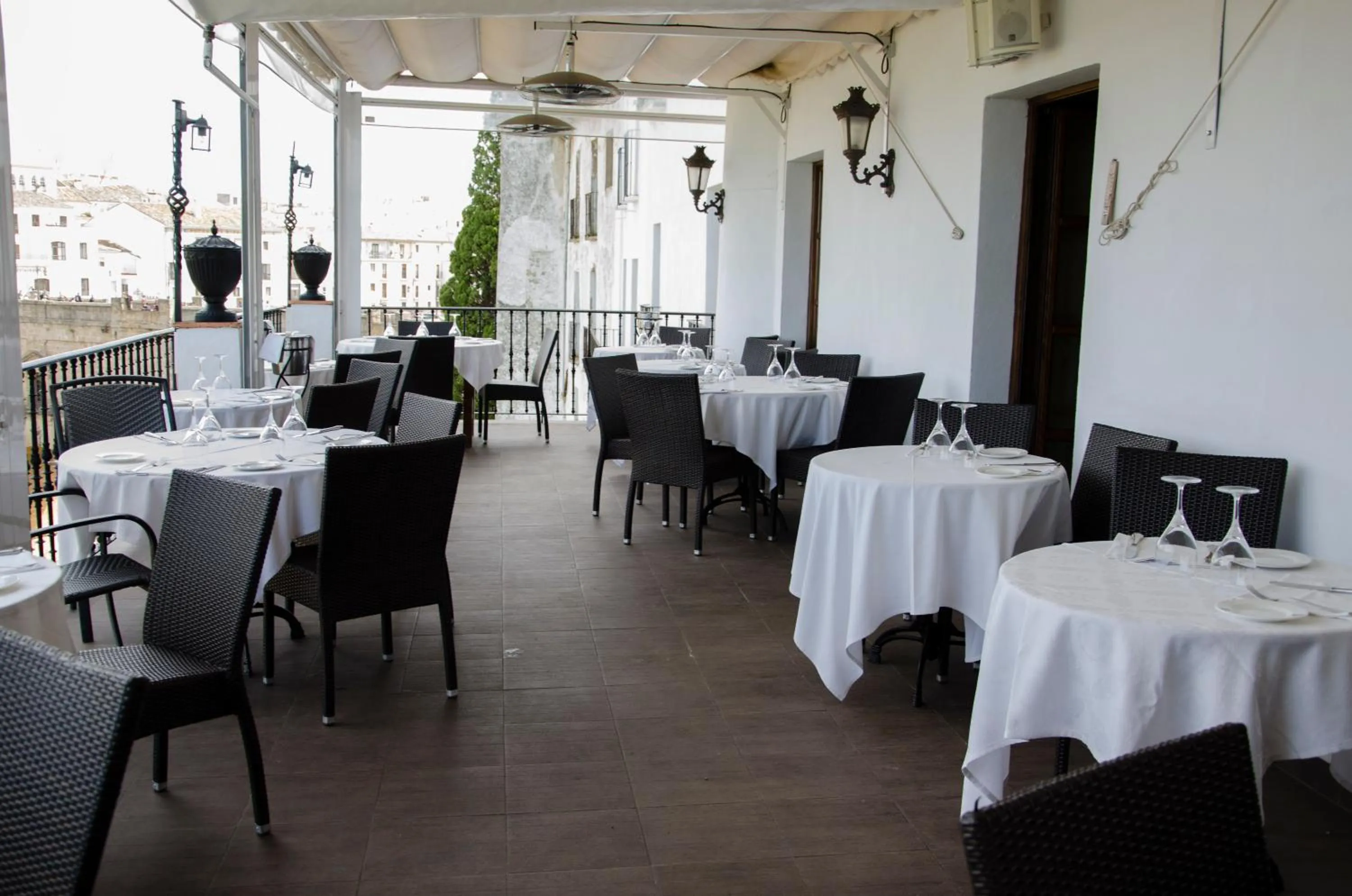 Restaurant/places to eat in Hotel Montelirio