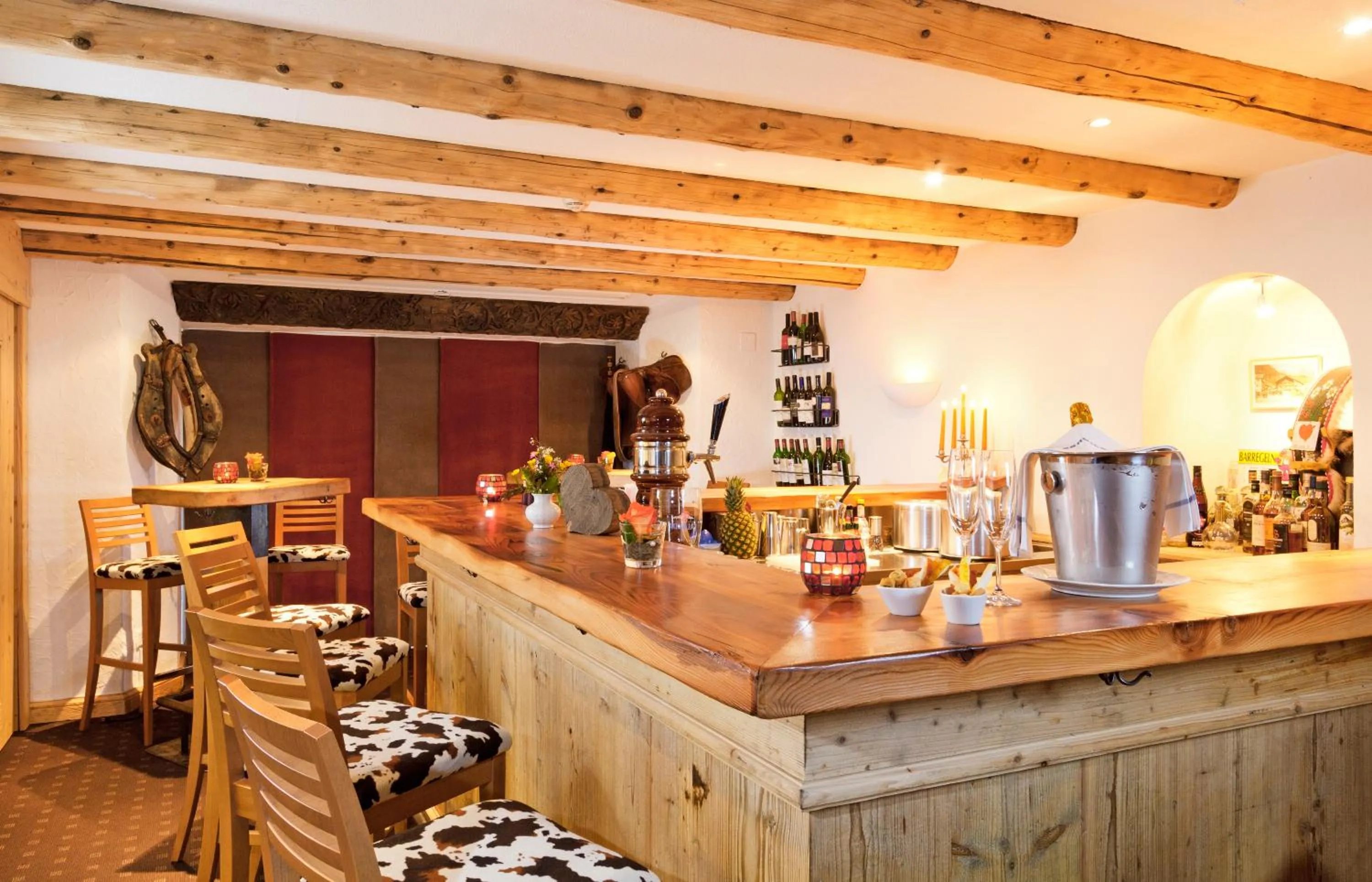 Restaurant/places to eat in Schweizerhaus Swiss Quality Hotel
