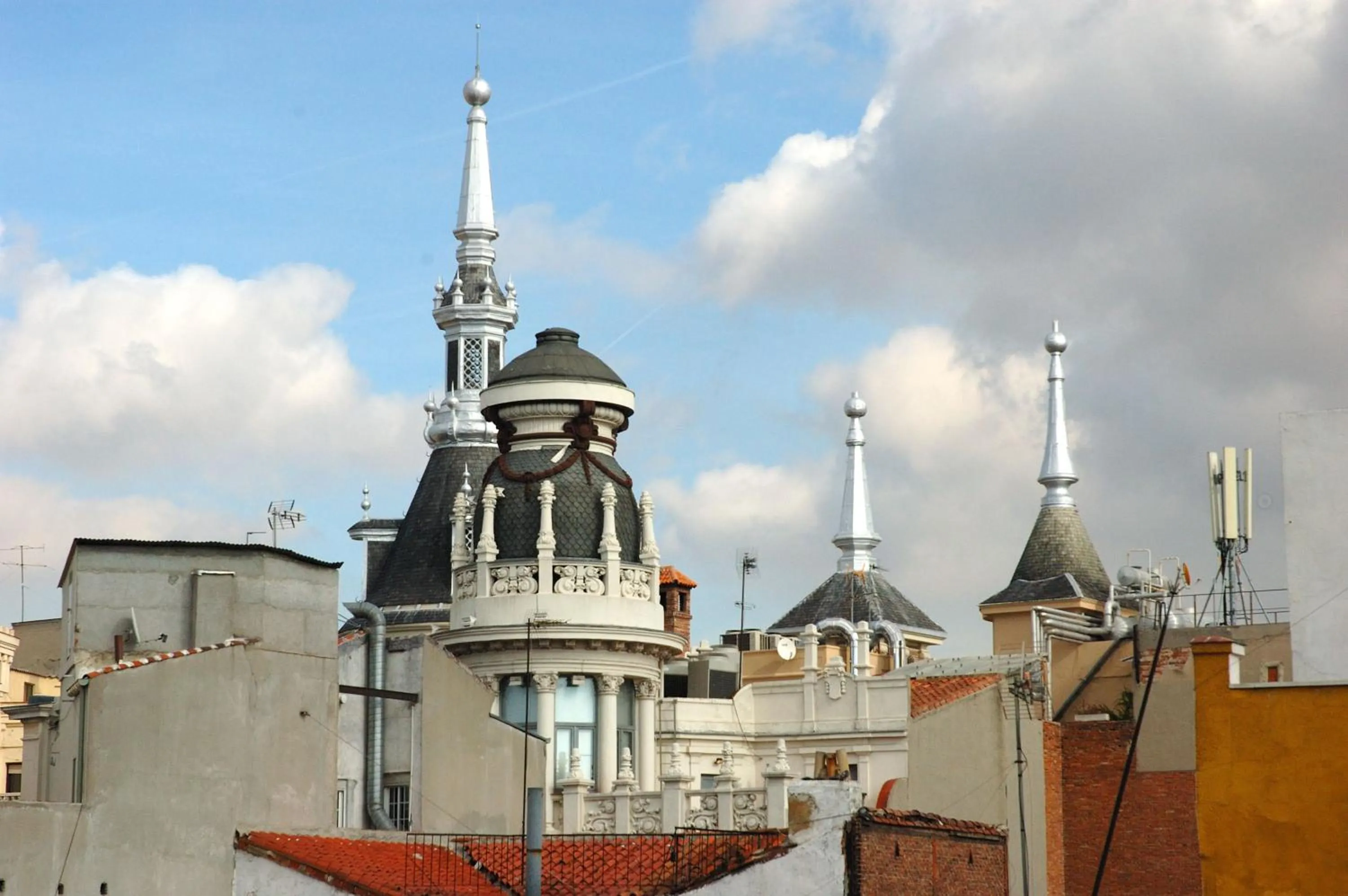 Area and facilities in Madrisol