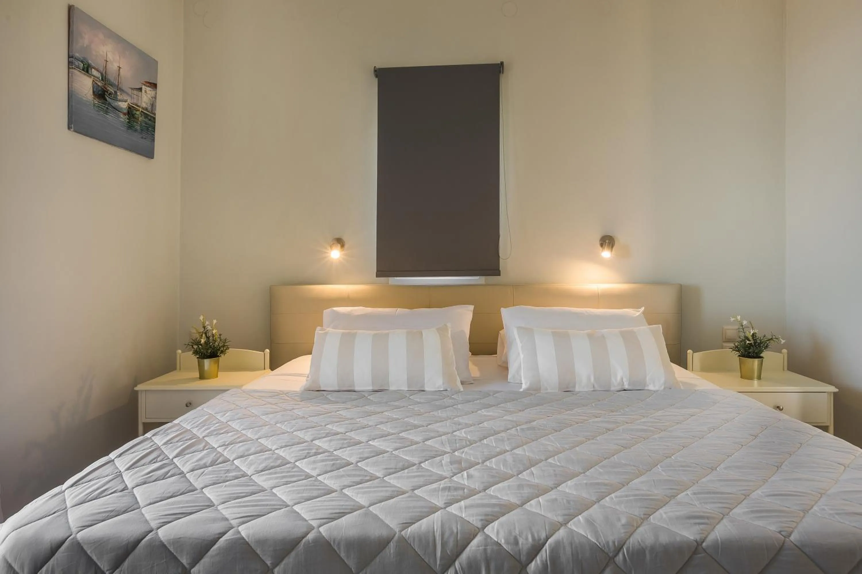 Bed in Panorama Fanari studios and apartments