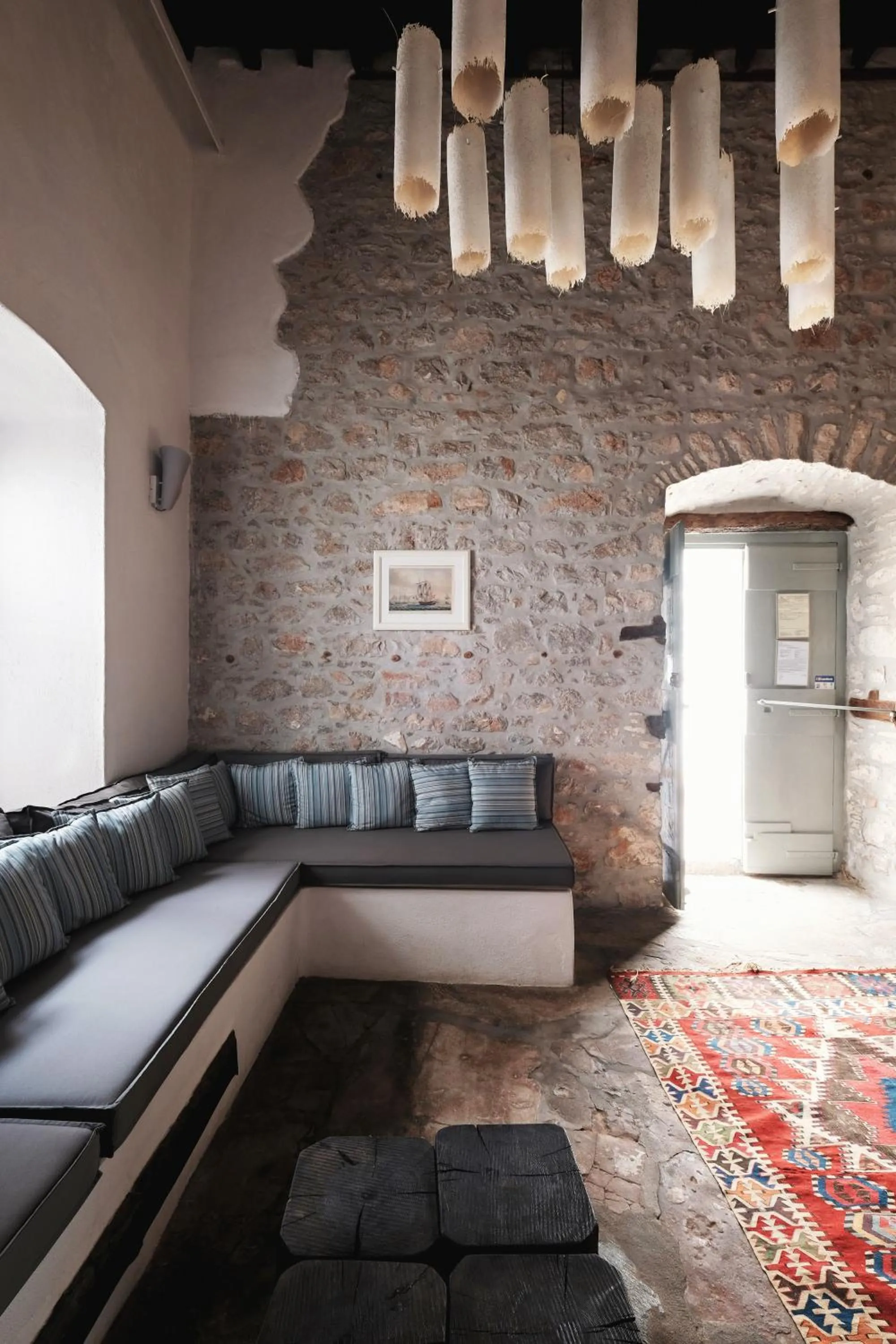 Bed in Keresbino Hydra Manor House