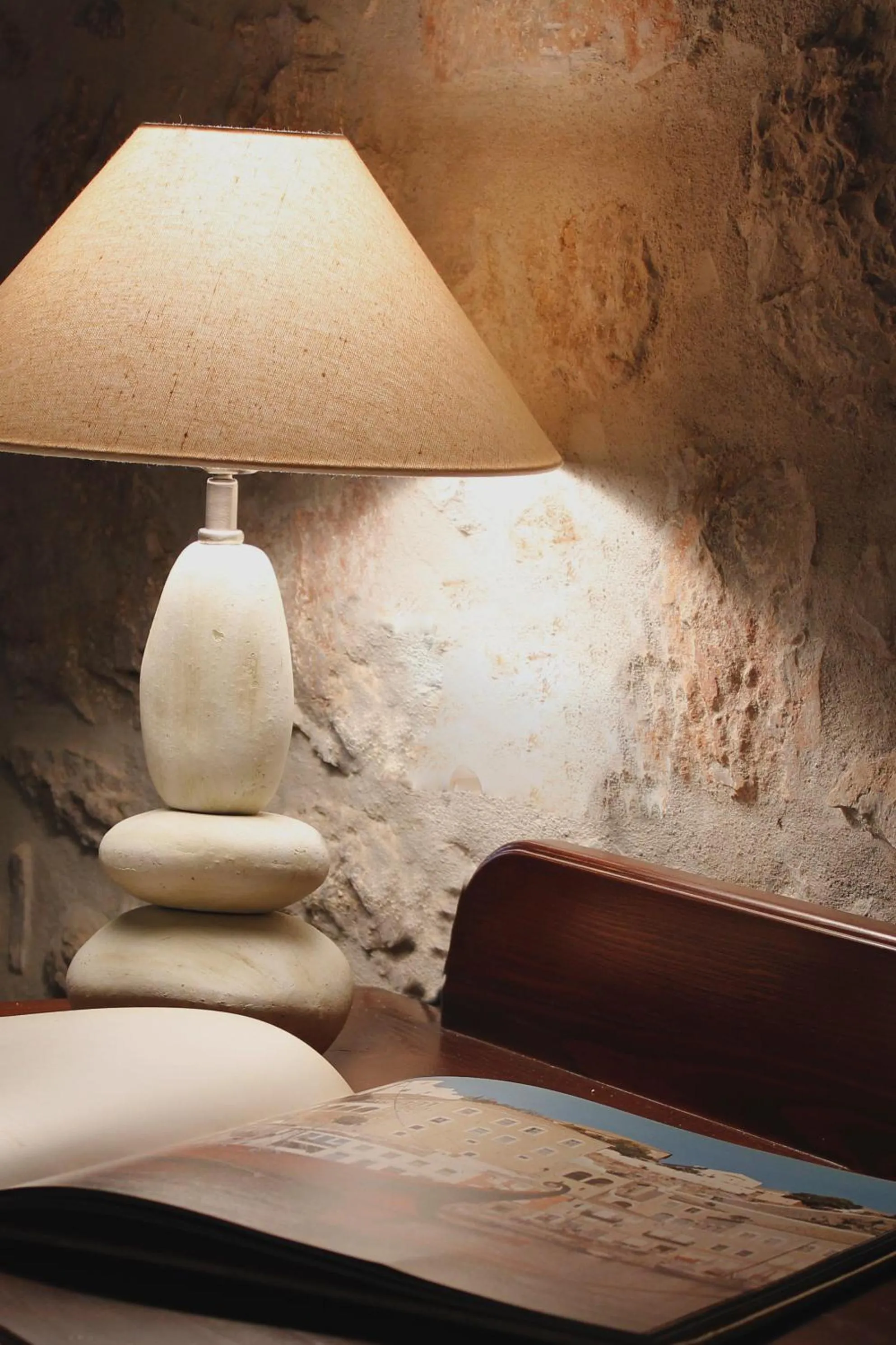 Living room in Keresbino Hydra Manor House