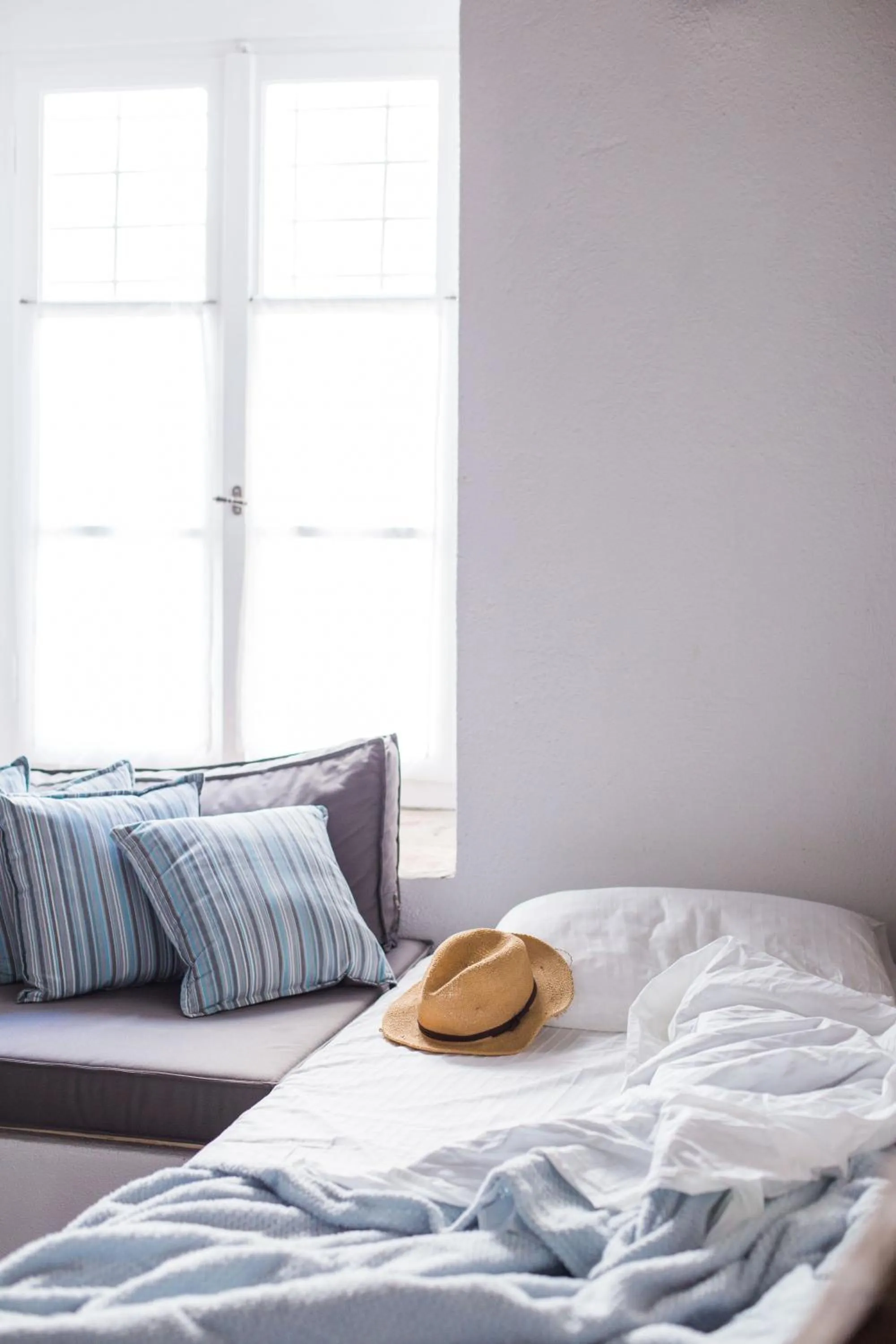 Bed in Keresbino Hydra Manor House