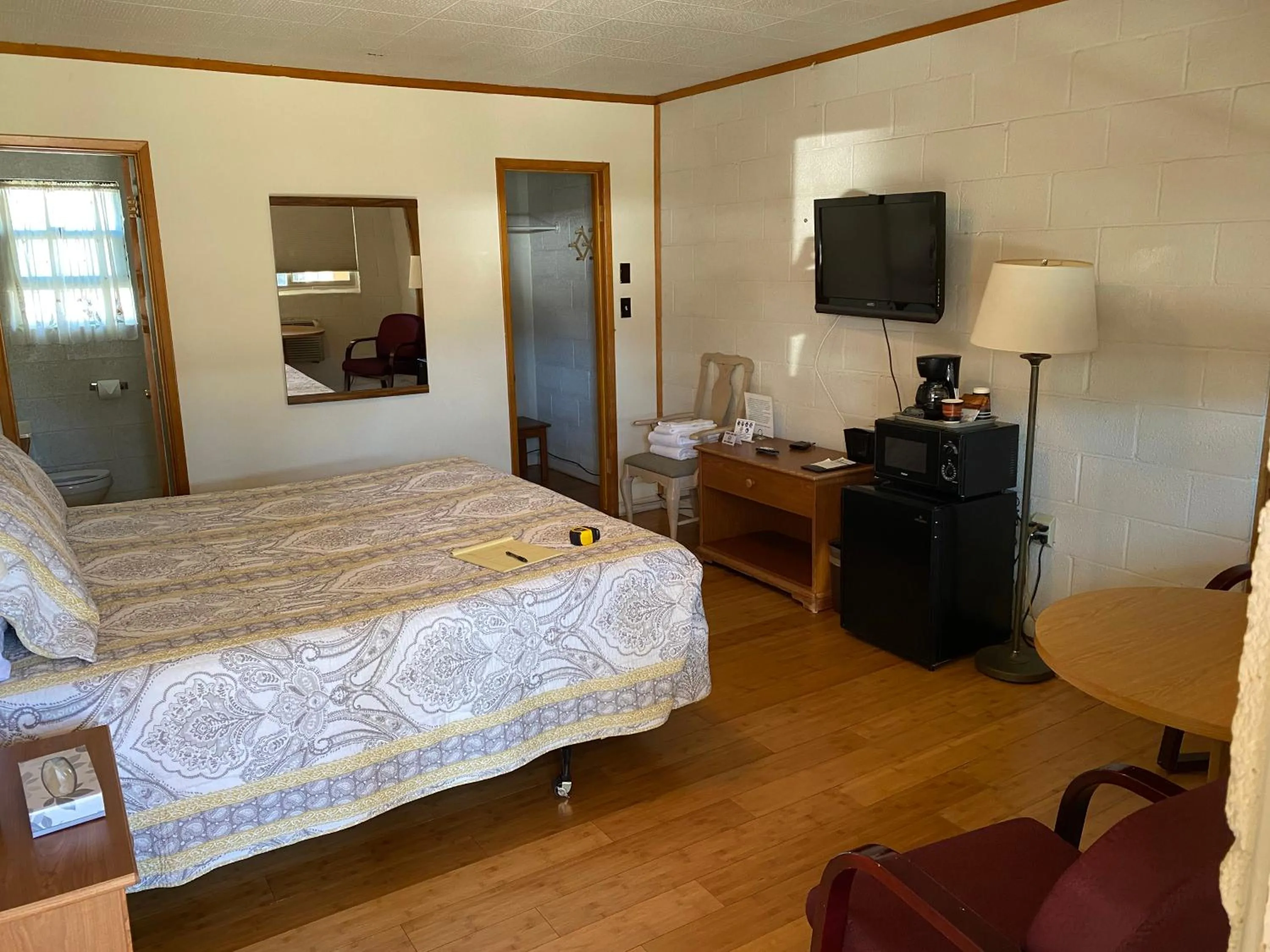 Bed in Starlight Motel