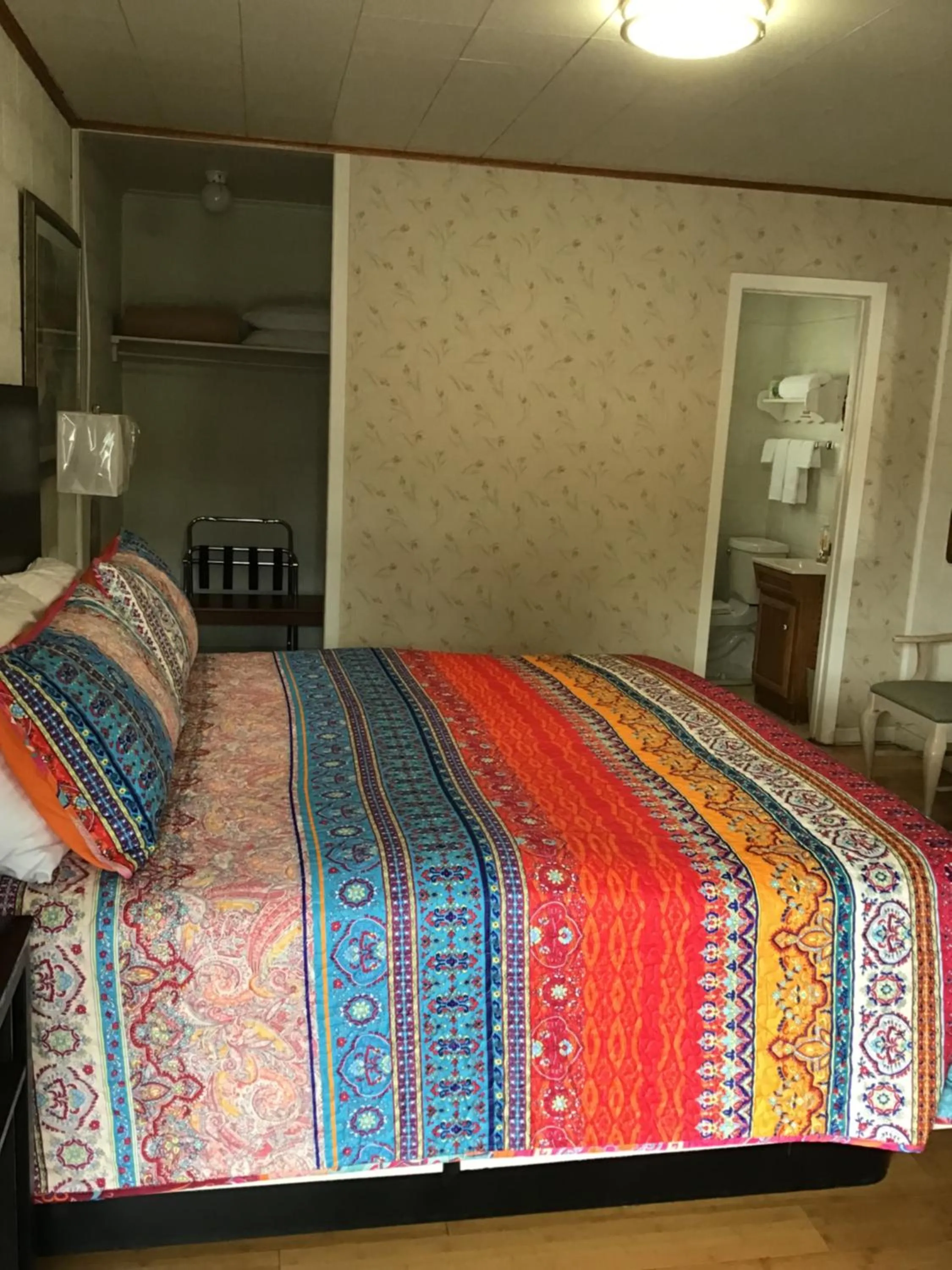 Bed in Starlight Motel