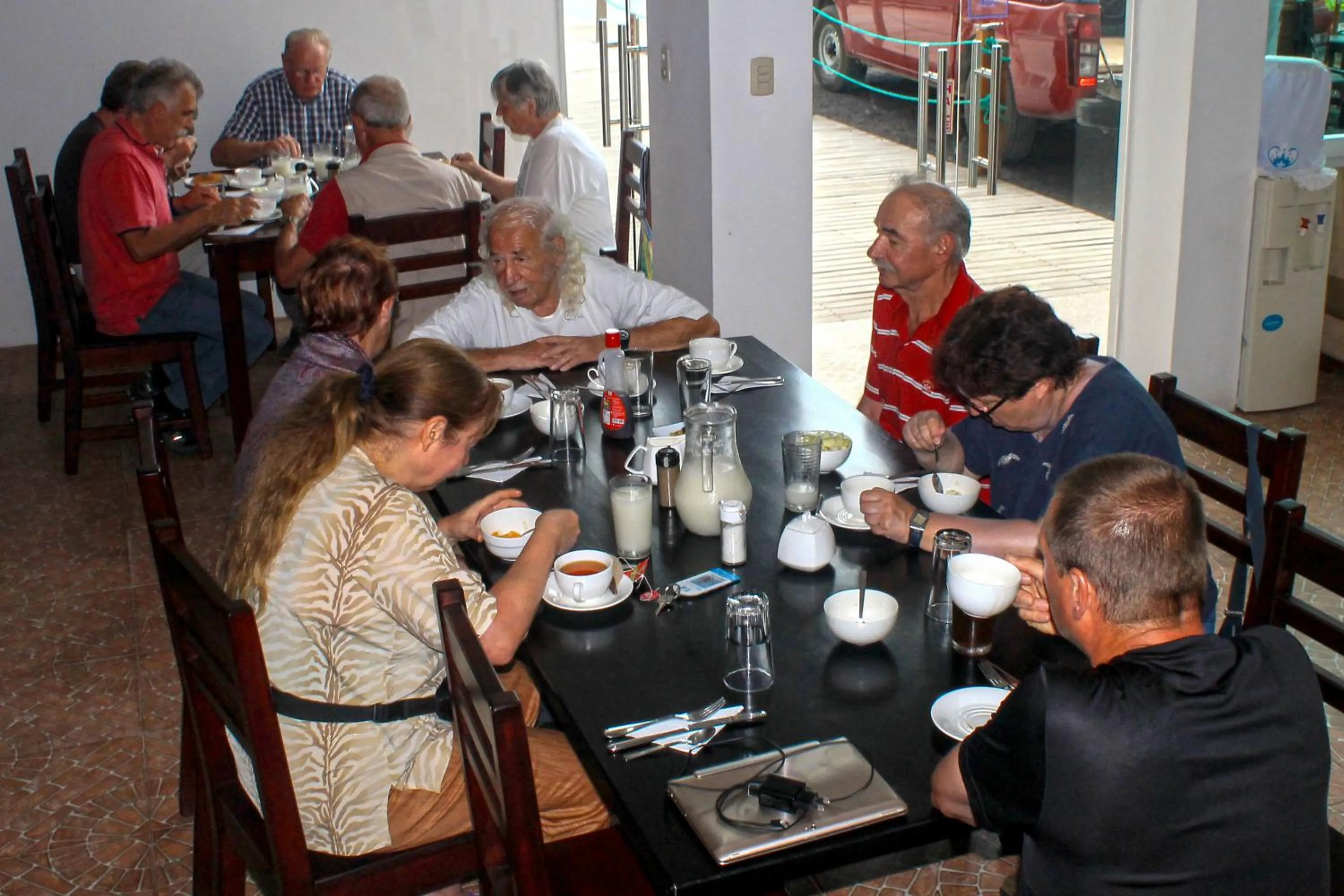 Restaurant/places to eat in Hotel Cally