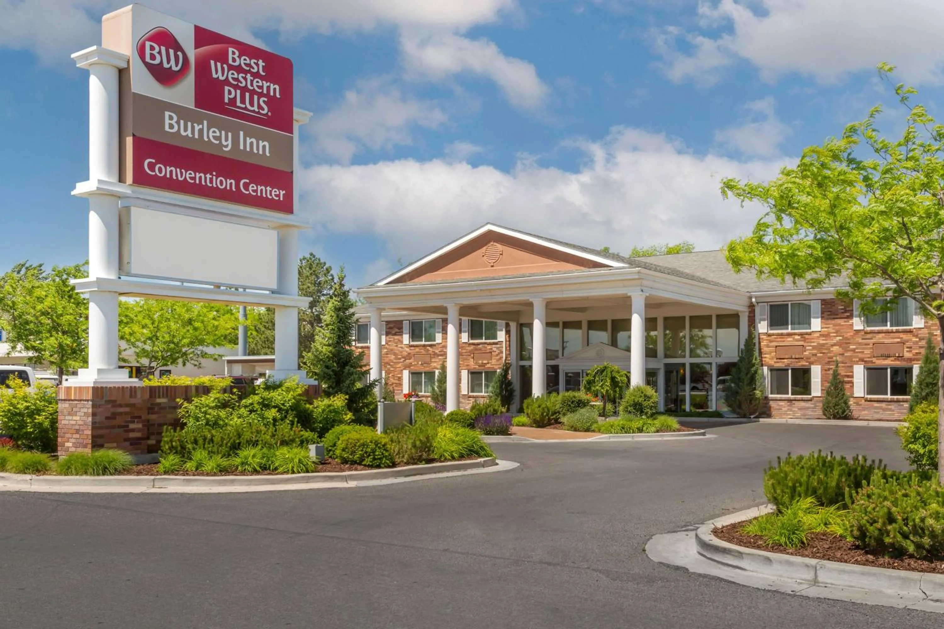 Property building in Best Western Plus Burley Inn & Convention Center