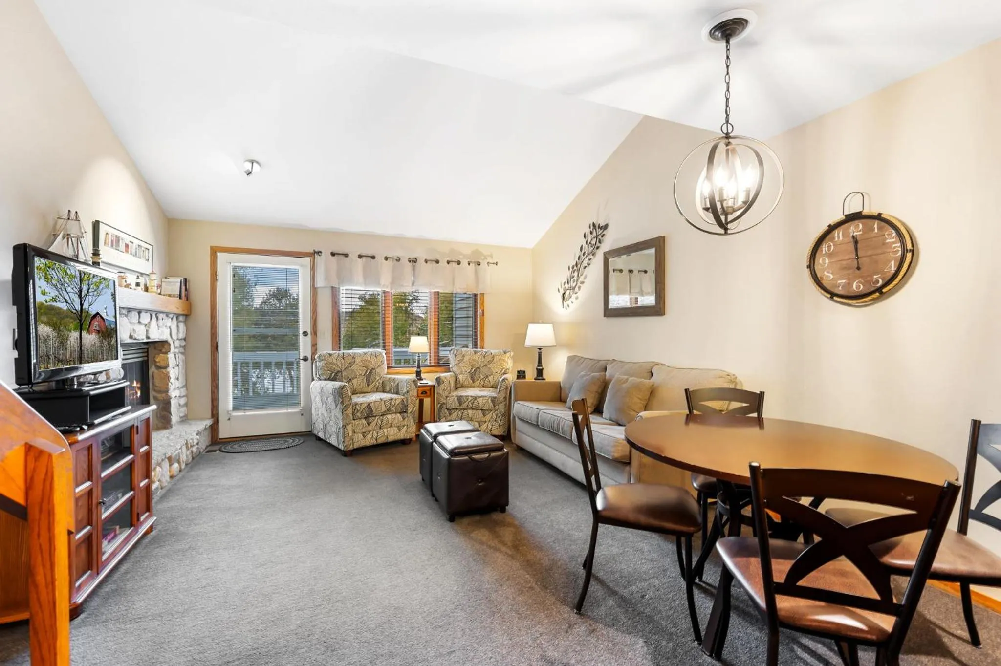 Living room in Evergreen Hill Condominiums