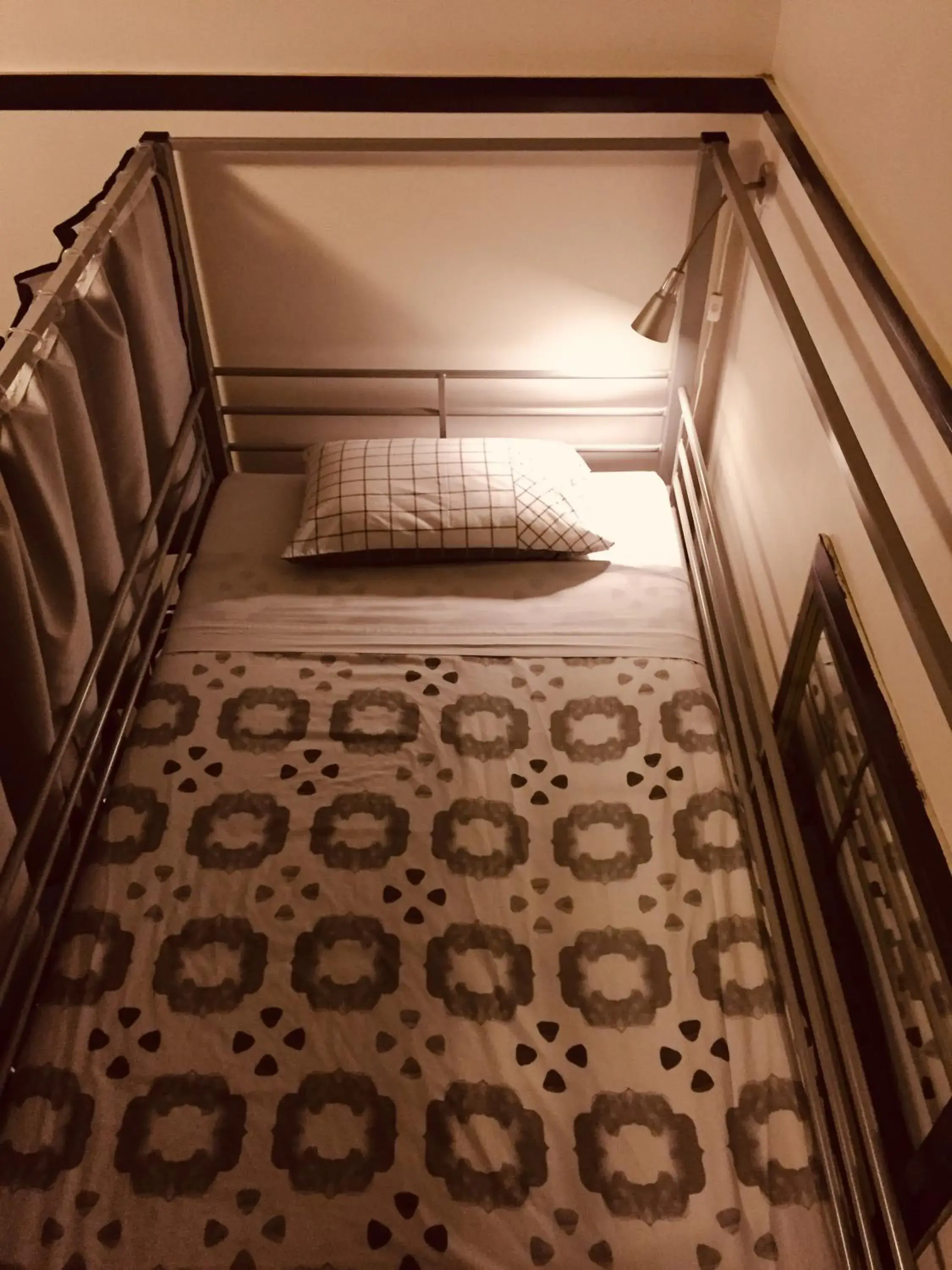 Premium Bed in Mixed Dormitory Room in Coogee Beach House Premium Bed in Mixed Dormitory Room in Coogee Beach House