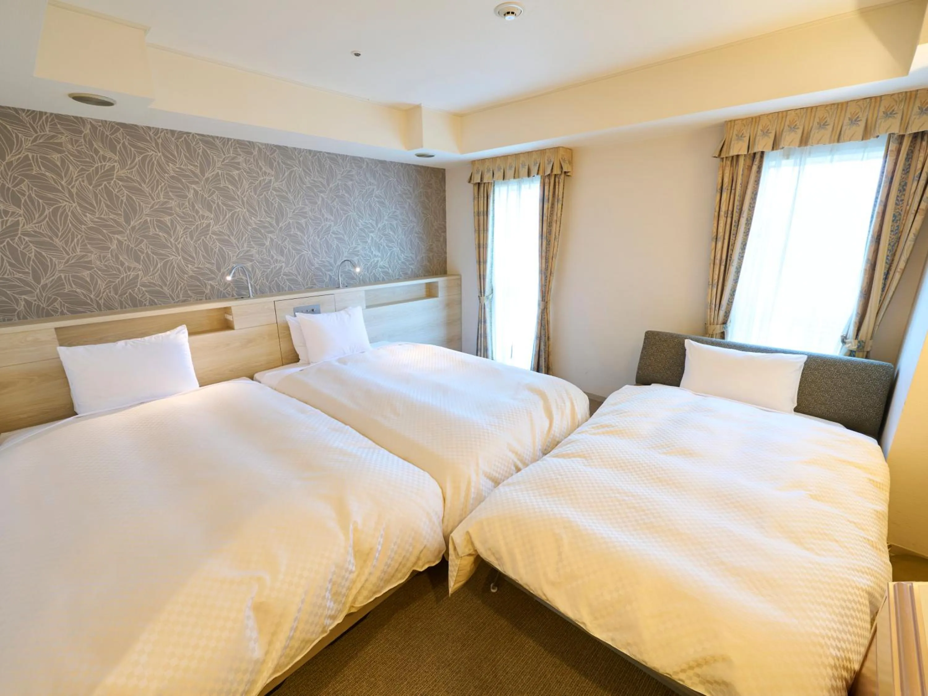 Photo of the whole room, Bed in Utsunomiya Tobu Hotel Grande