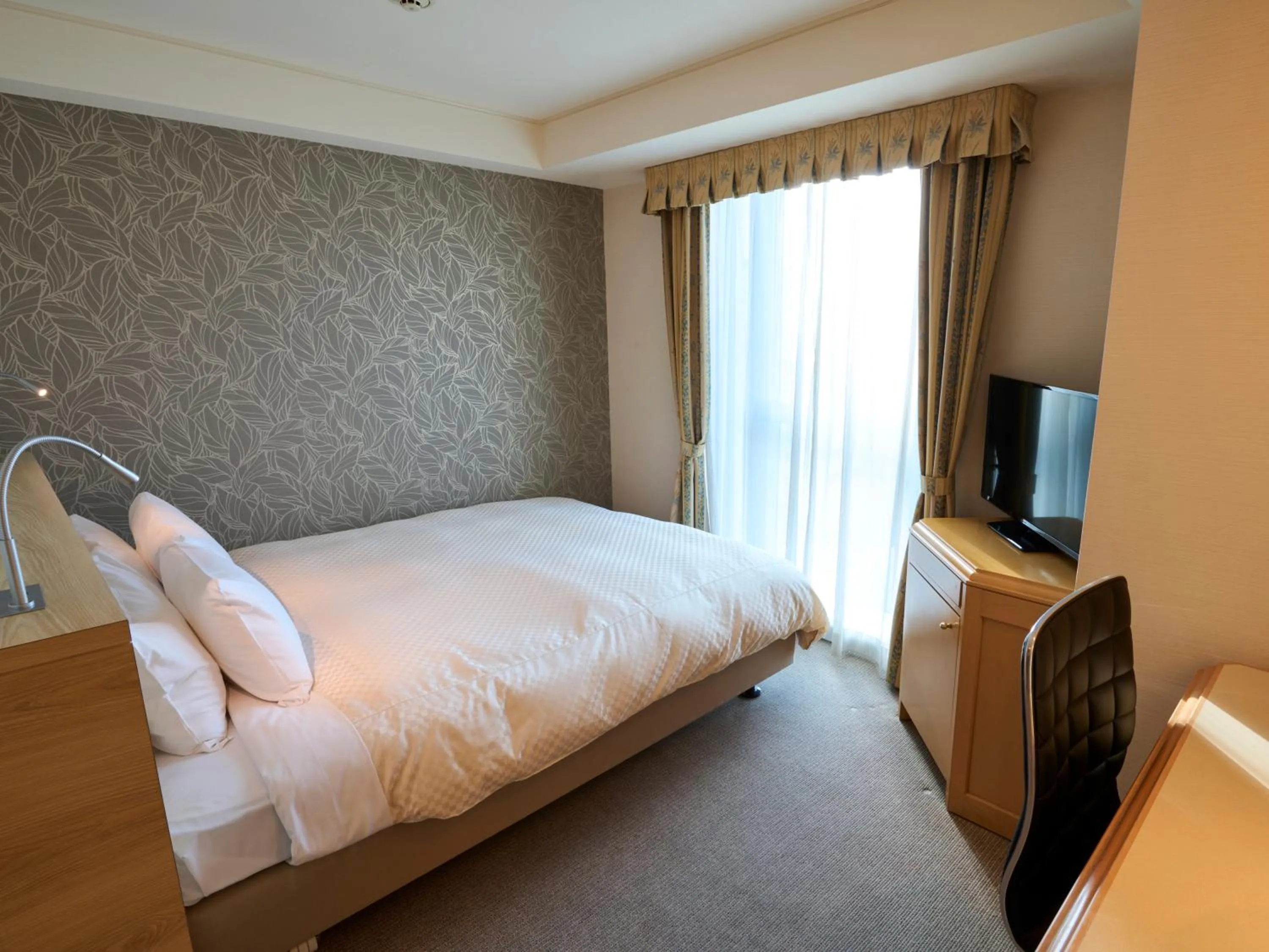 Photo of the whole room, Bed in Utsunomiya Tobu Hotel Grande