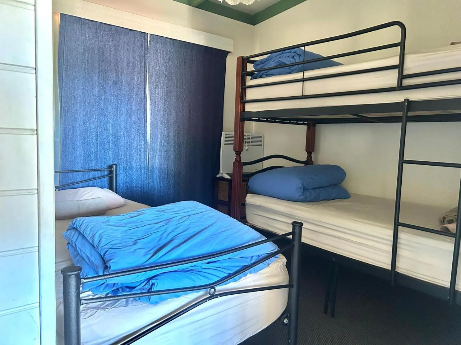 Bed in The Black Sparrow