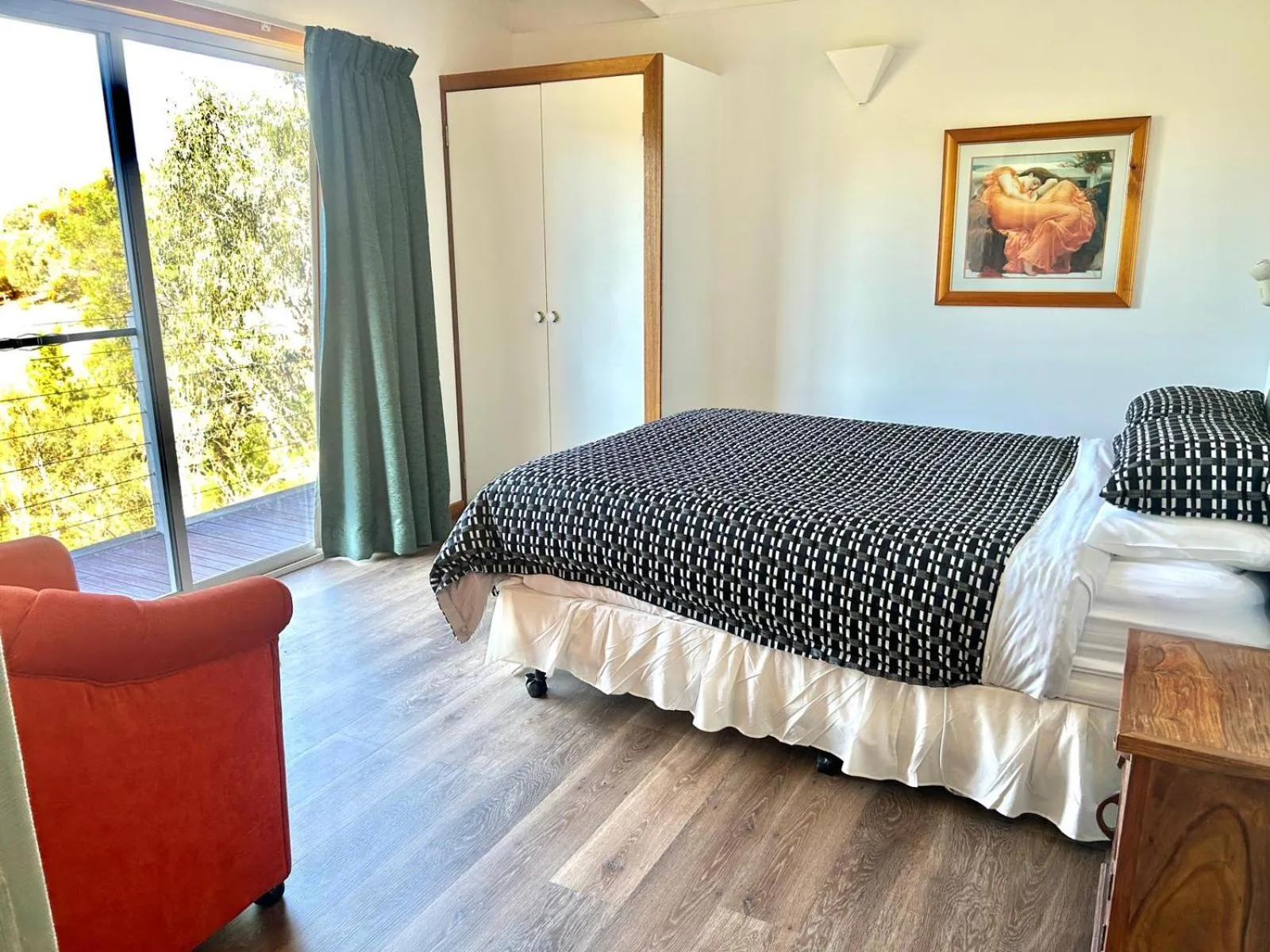 Bedroom, Bed in The Black Sparrow