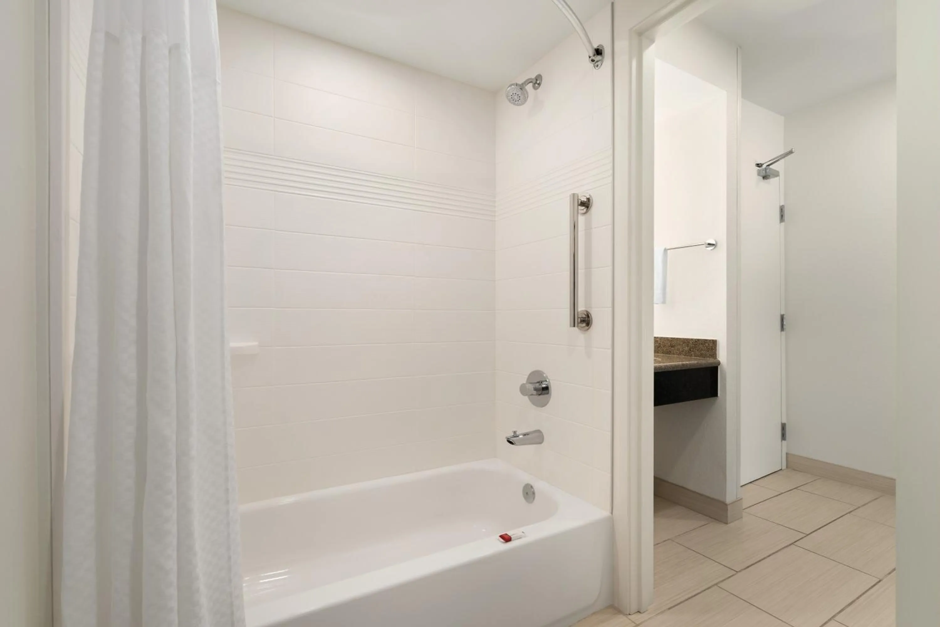 Shower in Days Hotel by Wyndham Flagstaff