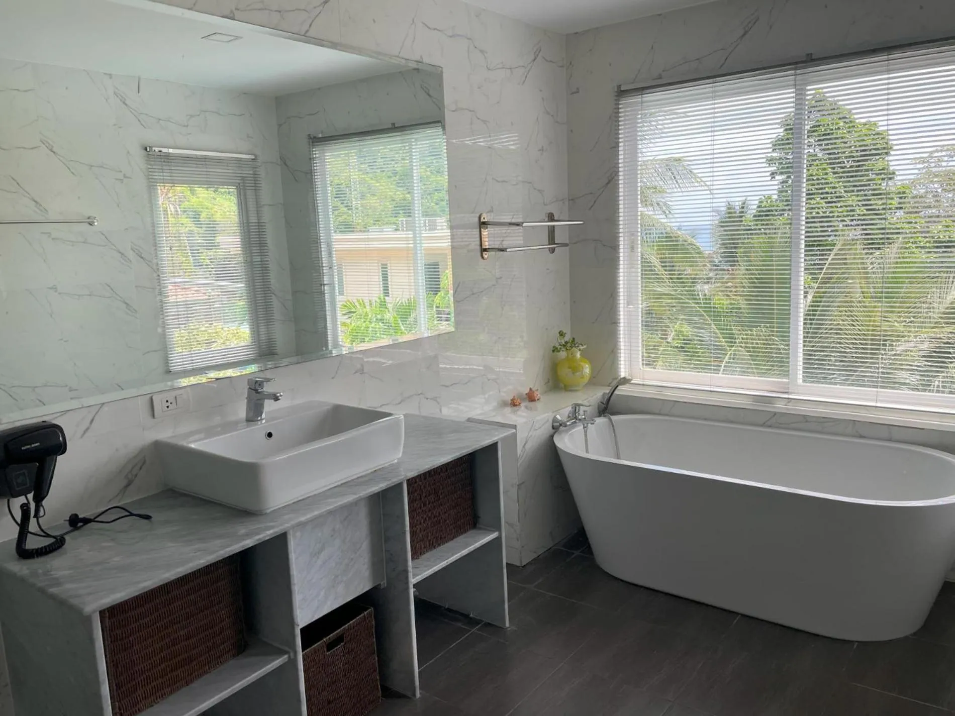 Kata Top View by Lofty