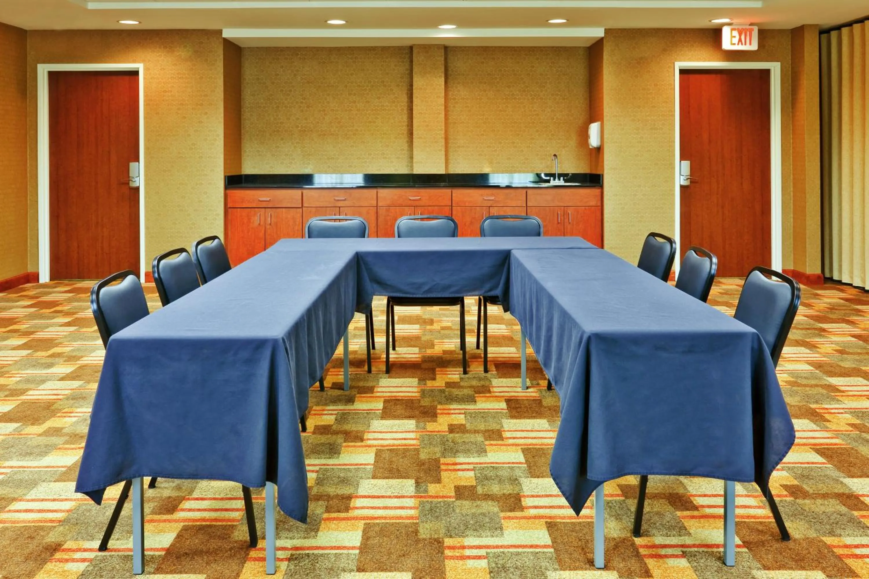 Meeting/conference room in Holiday Inn Express Hotel & Suites Memphis/Germantown by IHG