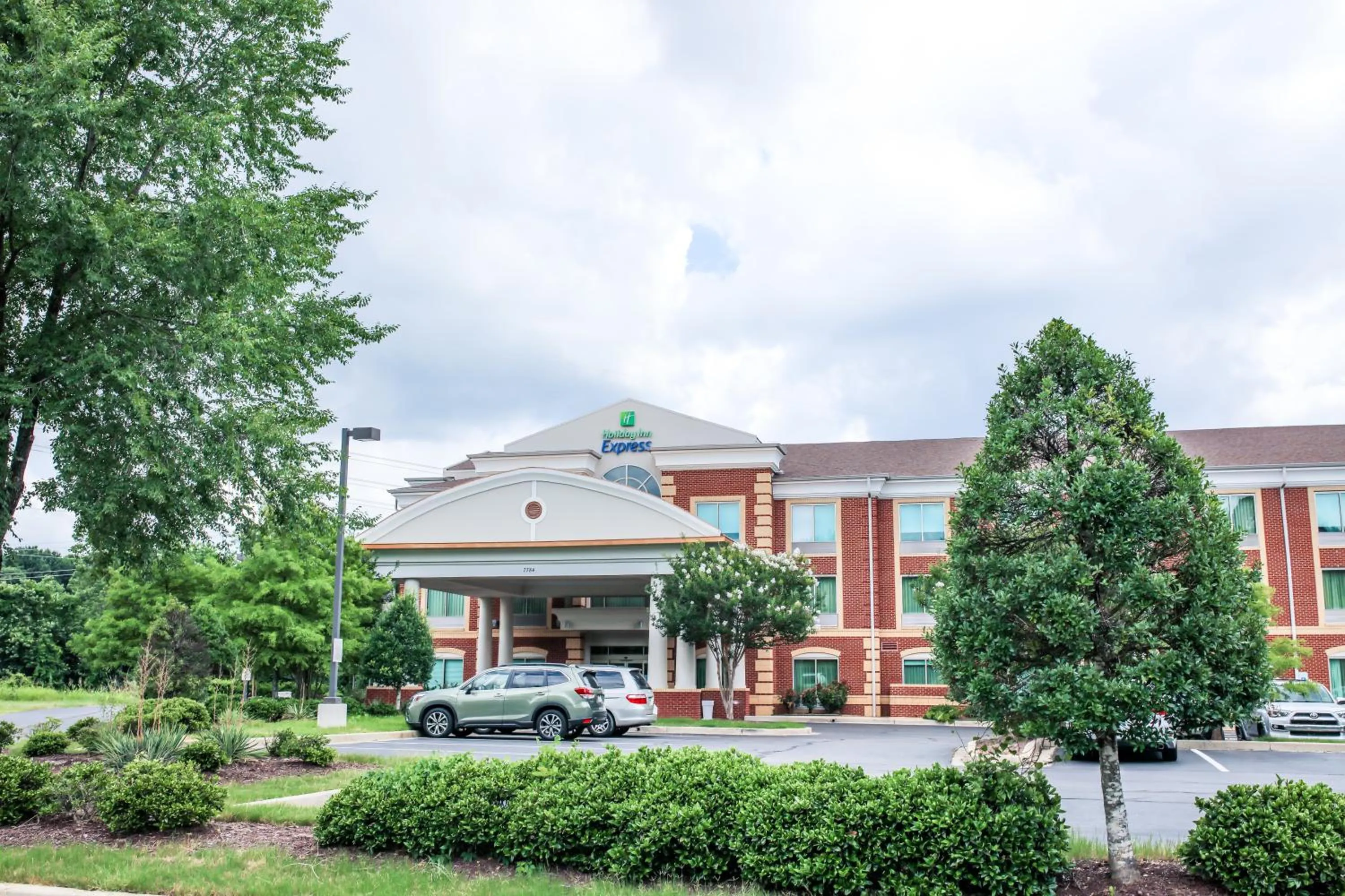 Property building in Holiday Inn Express Hotel & Suites Memphis/Germantown by IHG