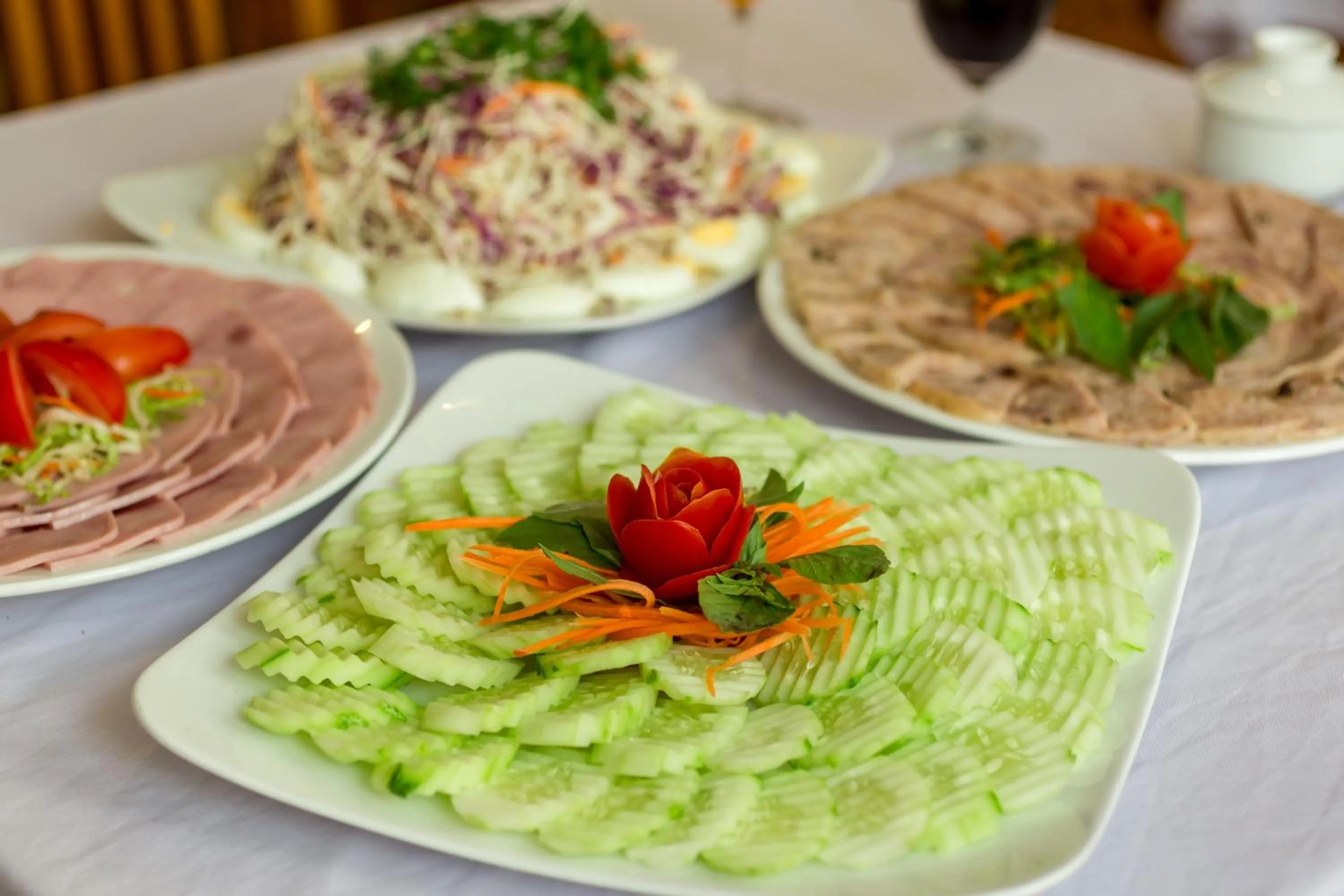 Restaurant/places to eat in Siren Flower Hotel