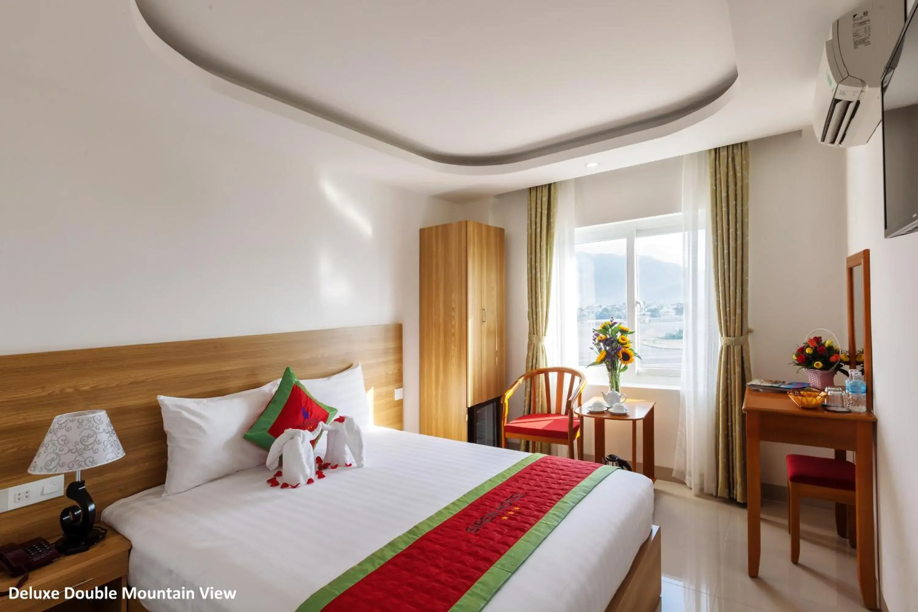 Deluxe Double or Twin Room with Mountain View - single occupancy in Siren Flower Hotel Deluxe Double or Twin Room with Mountain View - single occupancy in Siren Flower Hotel