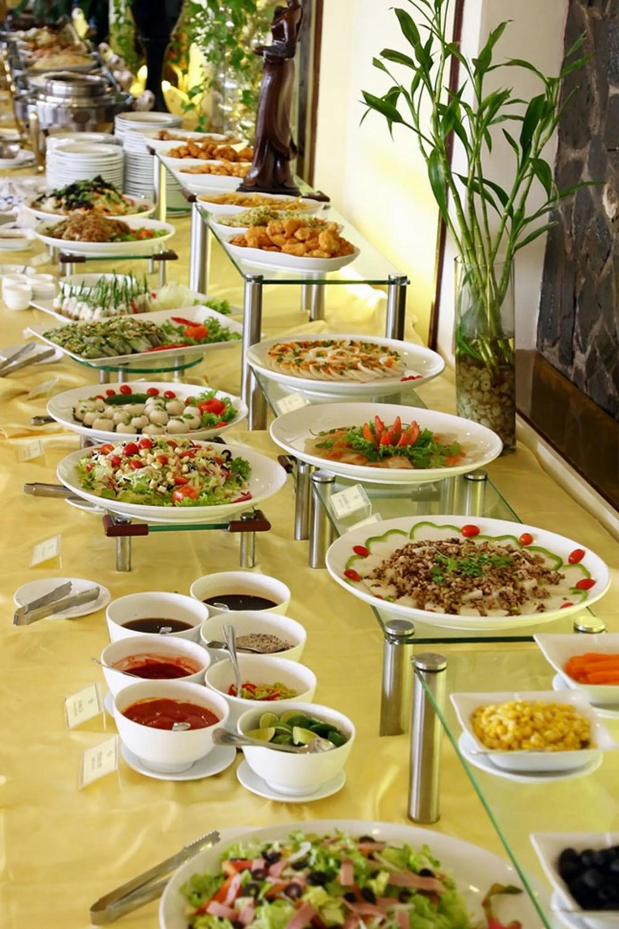 Restaurant/places to eat in Siren Flower Hotel