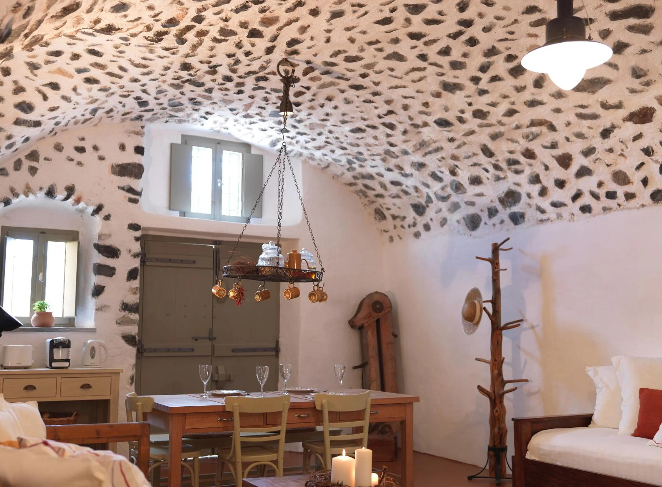 Living room in AFOURA HOUSES by K&K