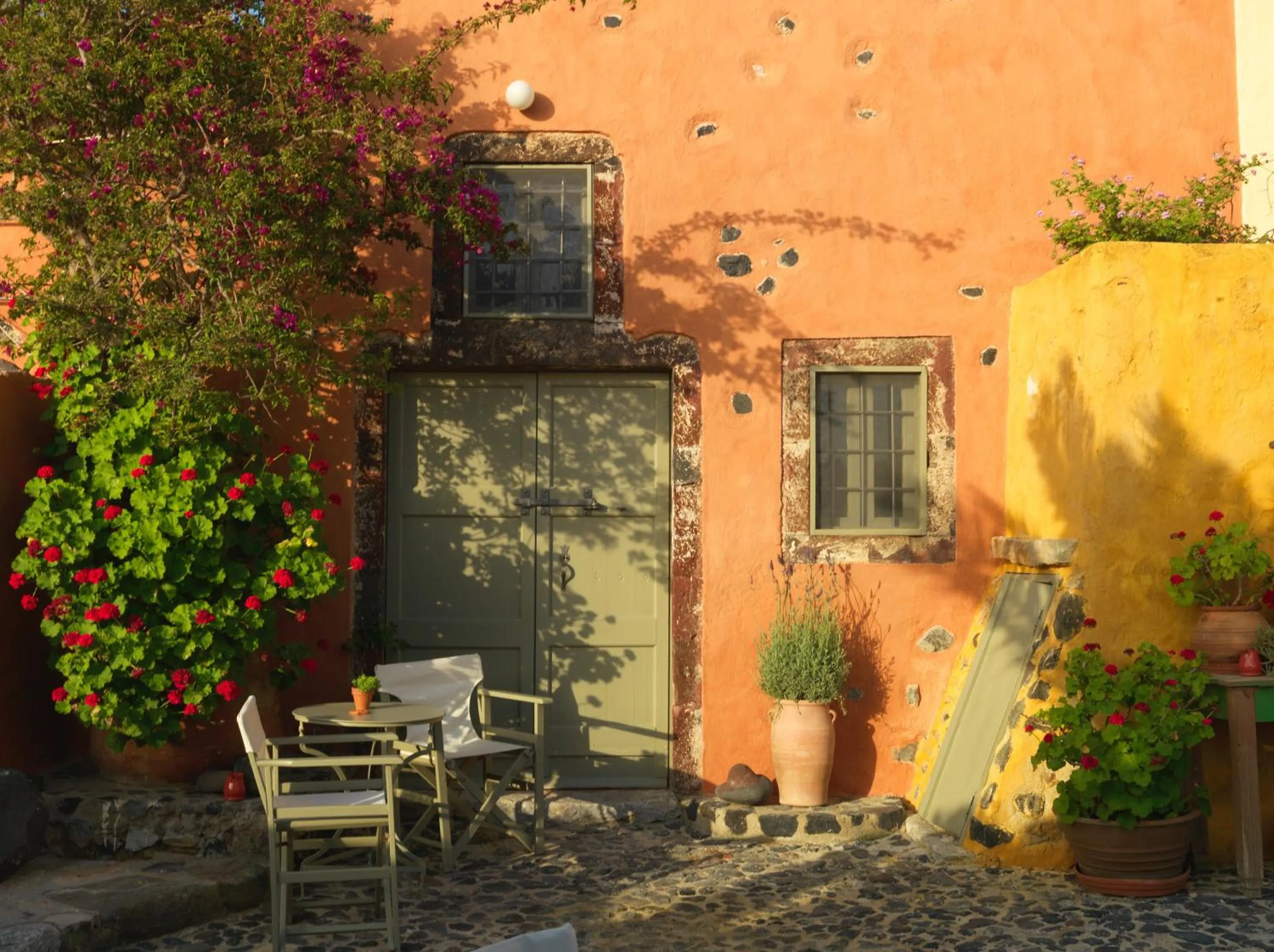 Garden in AFOURA HOUSES by K&K