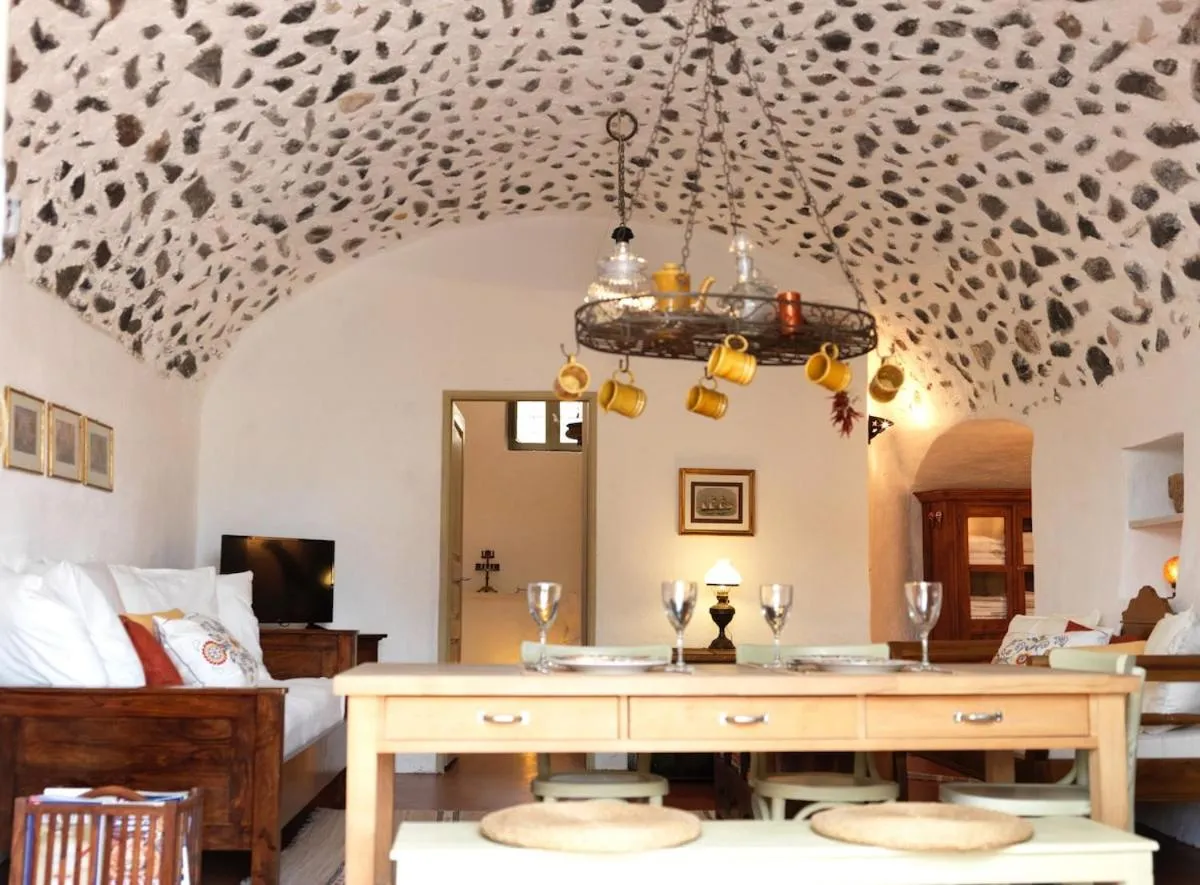 Living room in AFOURA HOUSES by K&K