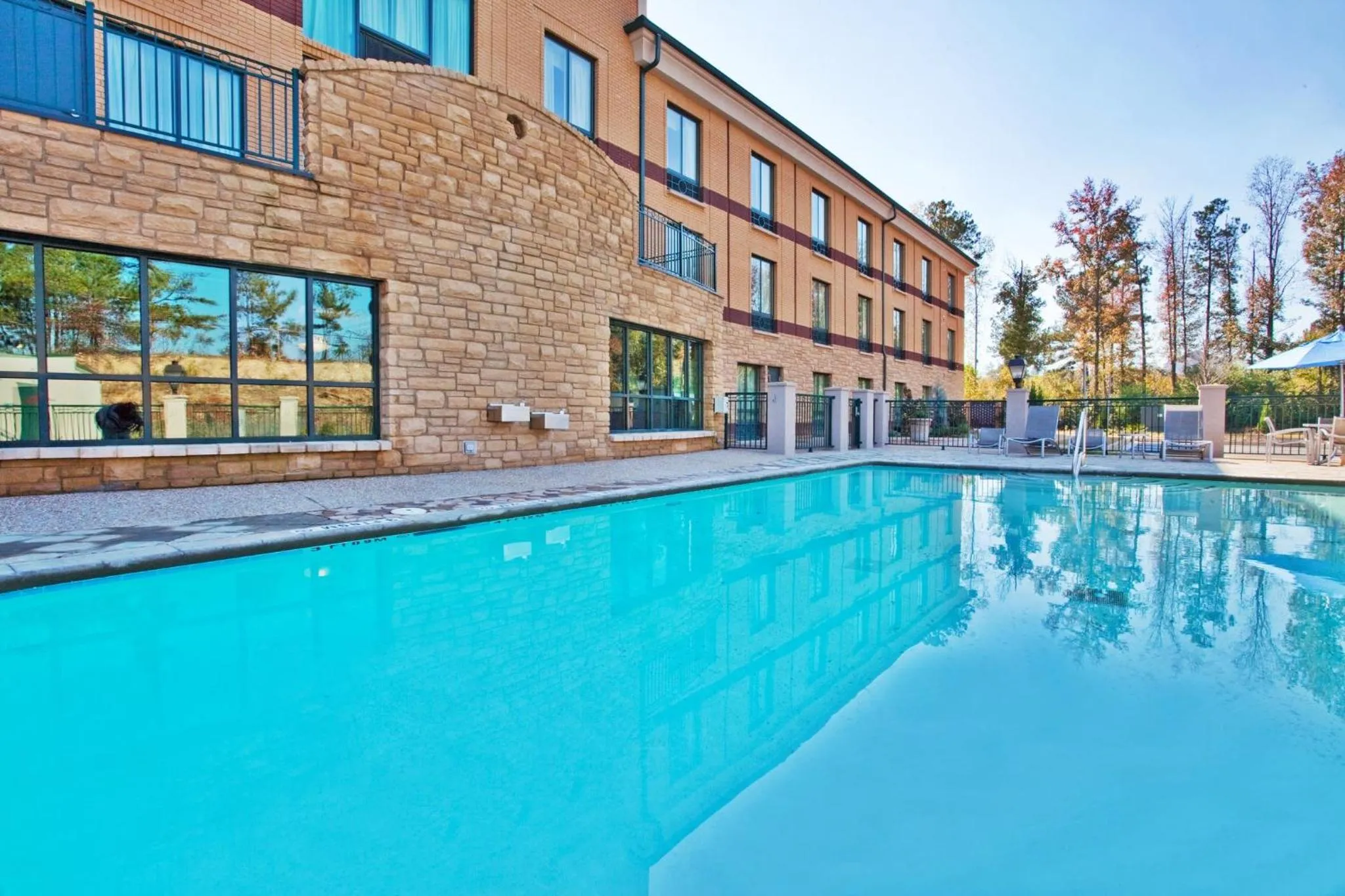 Swimming pool in Holiday Inn Express & Suites Macon - I-475 by IHG