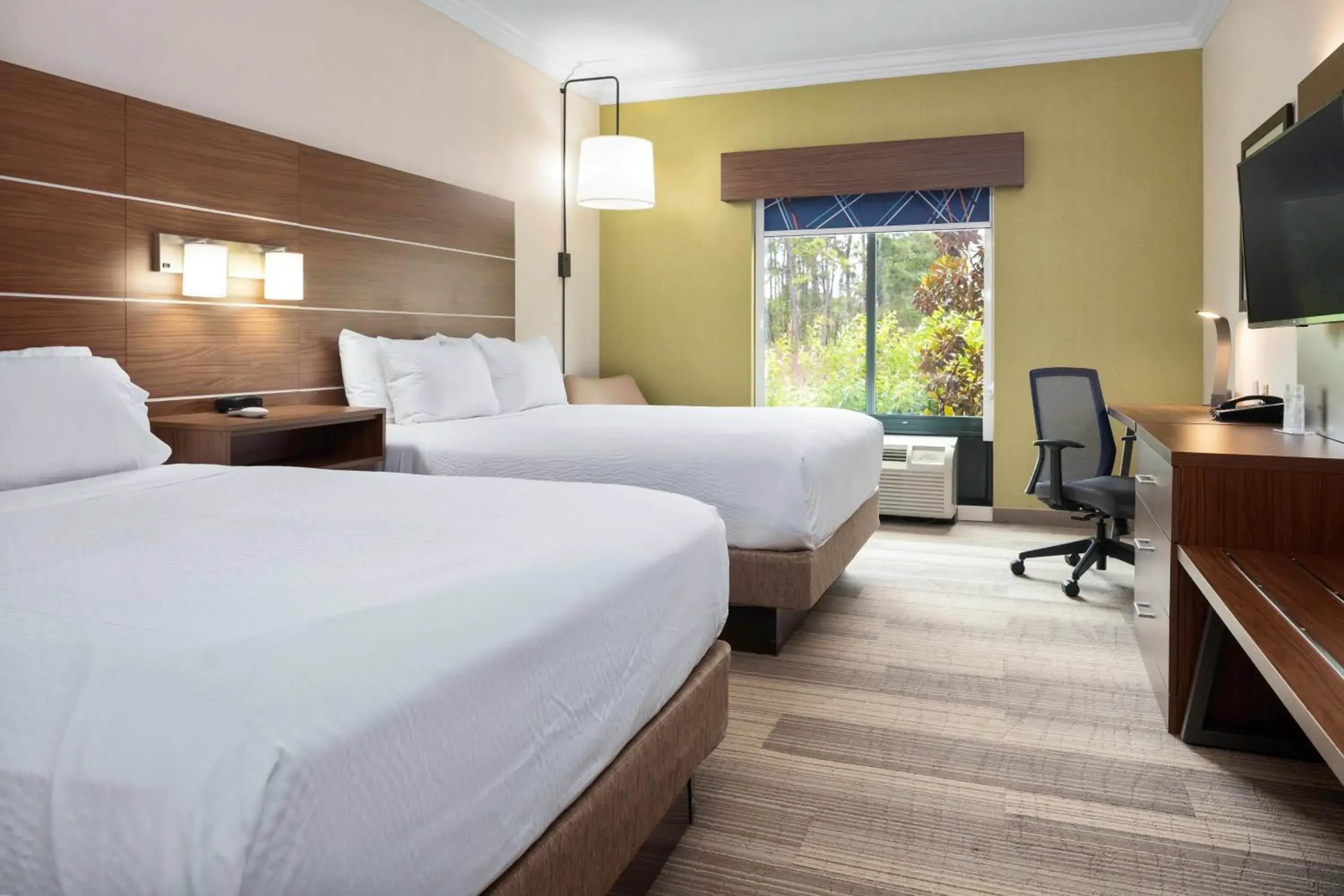 Standard Room with Two Queen Beds in Holiday Inn Express & Suites Macon - I-475 by IHG Standard Room with Two Queen Beds in Holiday Inn Express & Suites Macon - I-475 by IHG