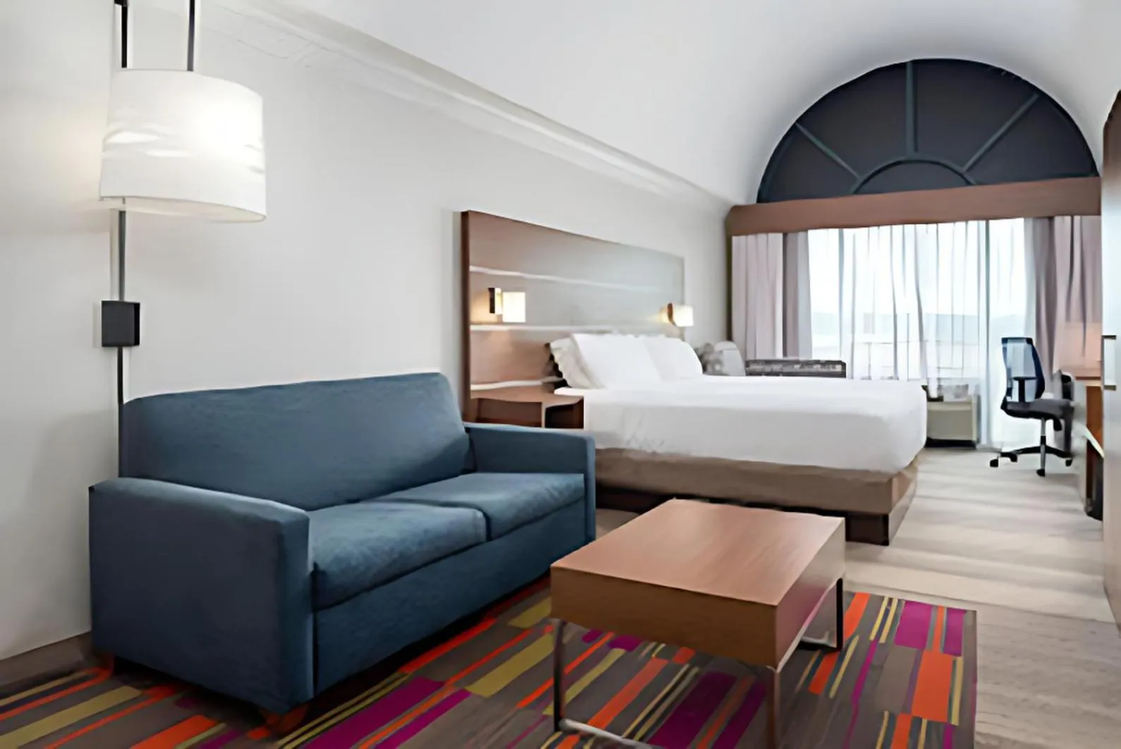 Bed in Holiday Inn Express & Suites Macon - I-475 by IHG