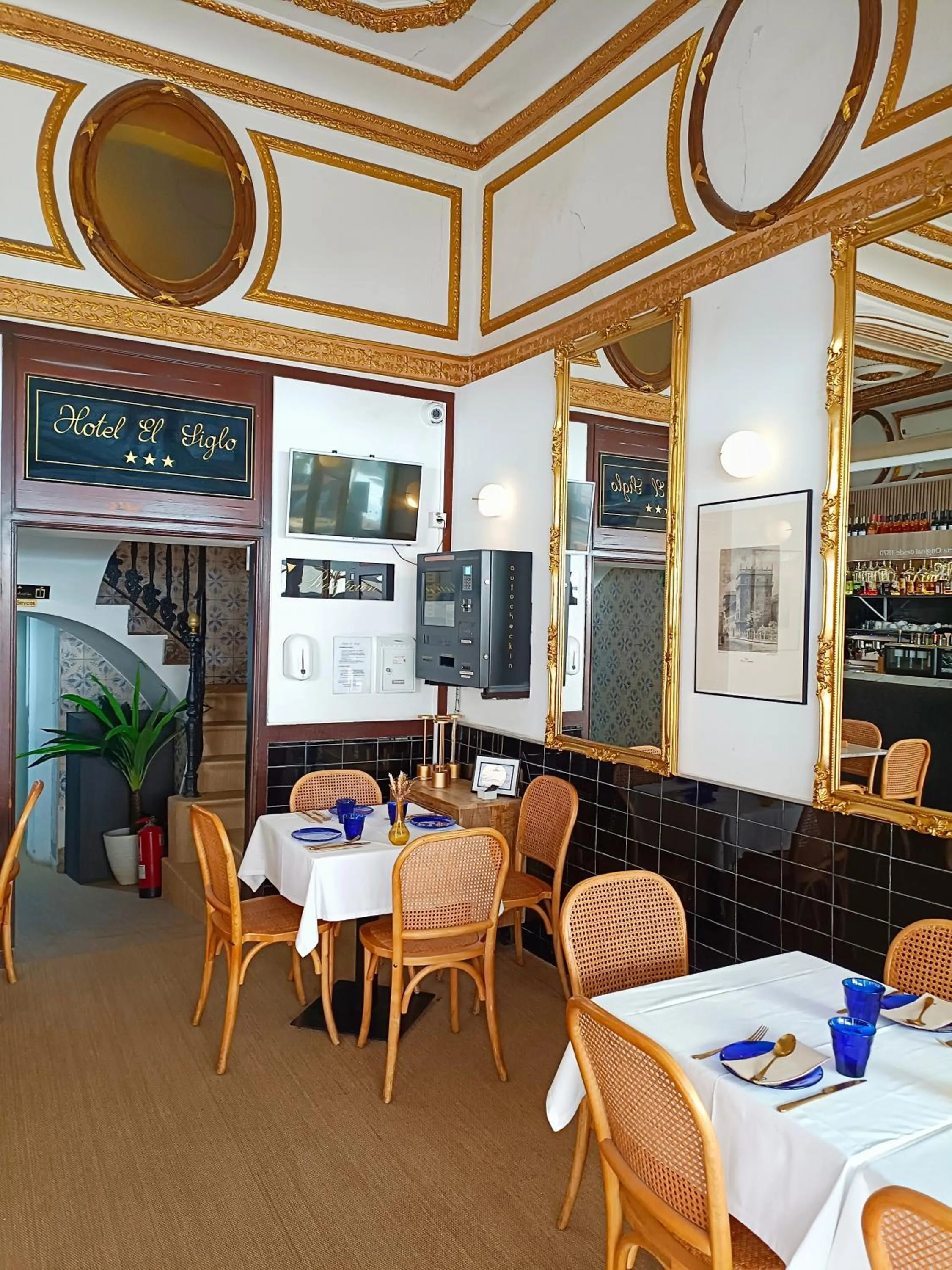 Restaurant/places to eat in Hotel El Siglo