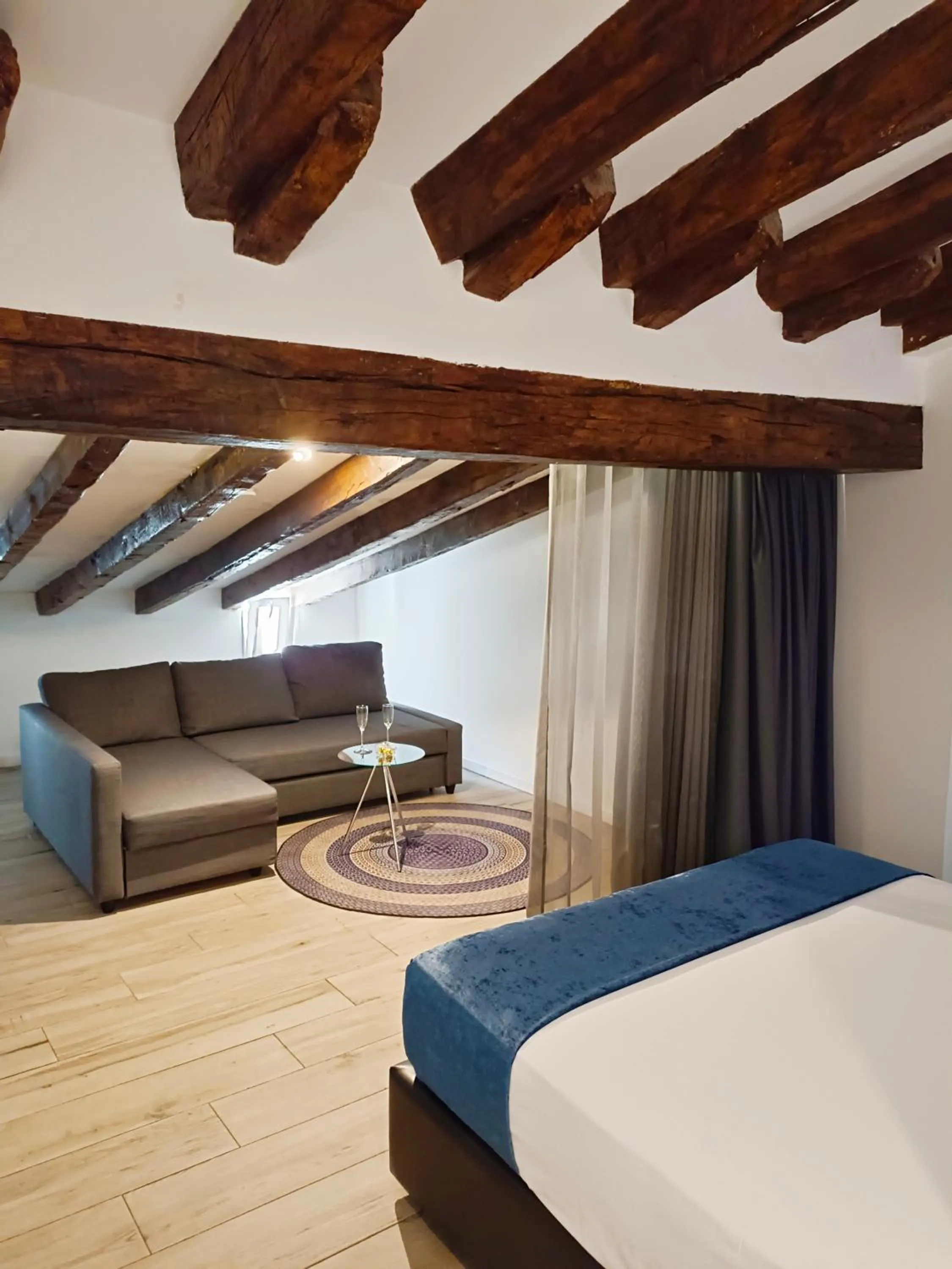 Living room, Bed in Hotel El Siglo