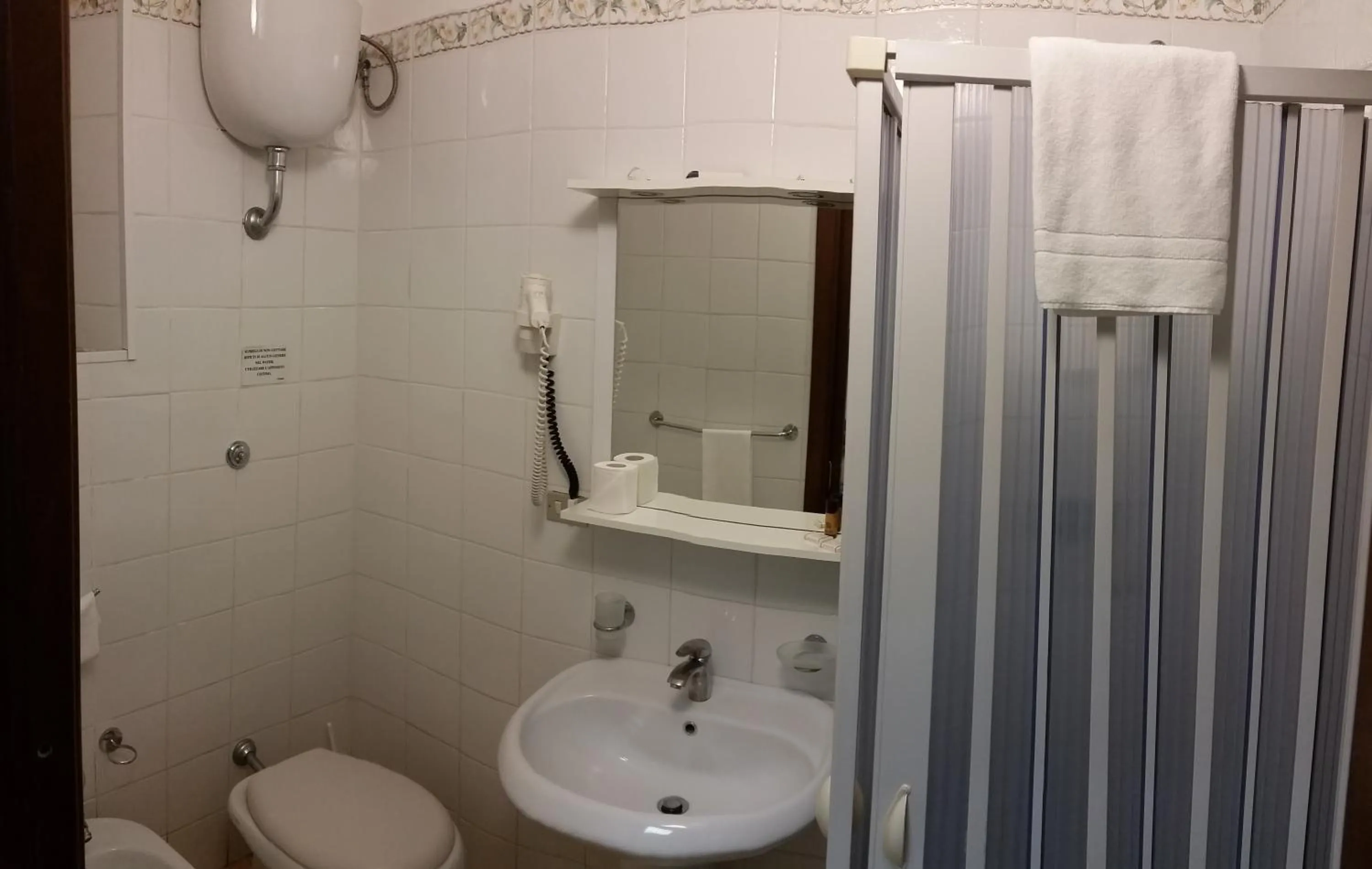 Shower in Hotel Sirio