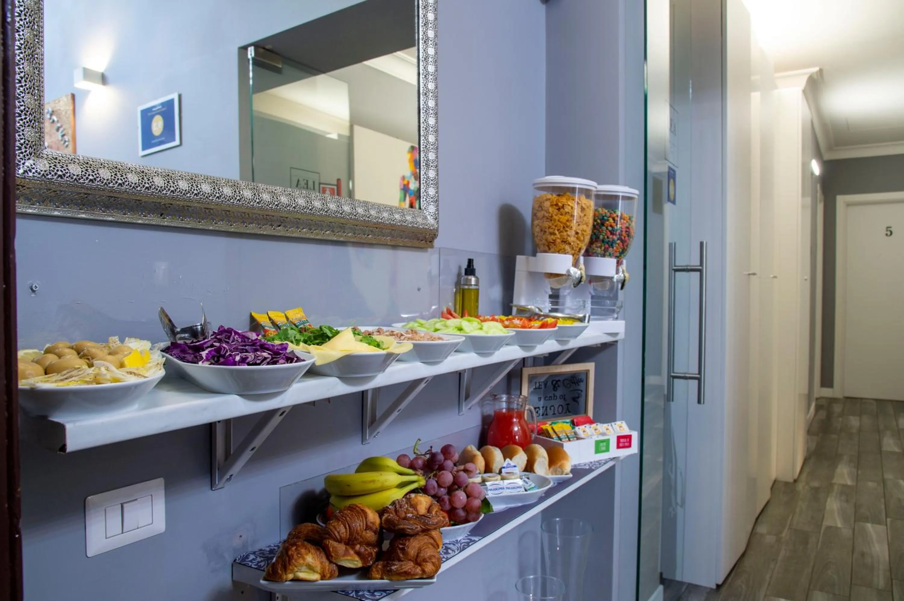 Breakfast in Lea Luxury Rooms