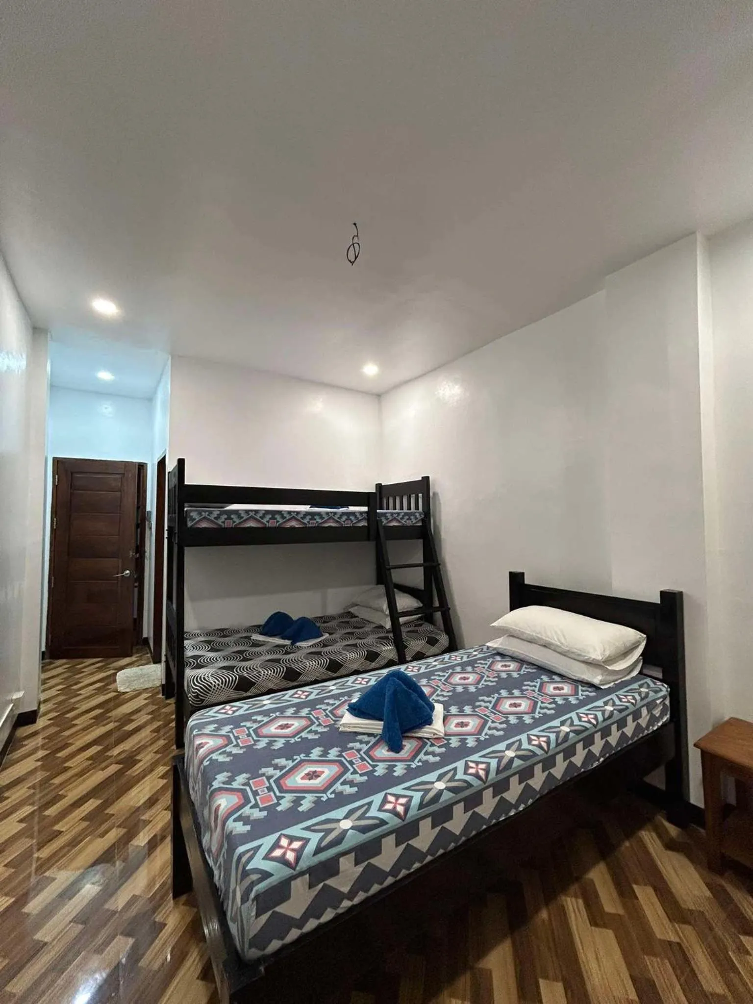 Photo of the whole room, Bed in Seaslugs Travellers Inn