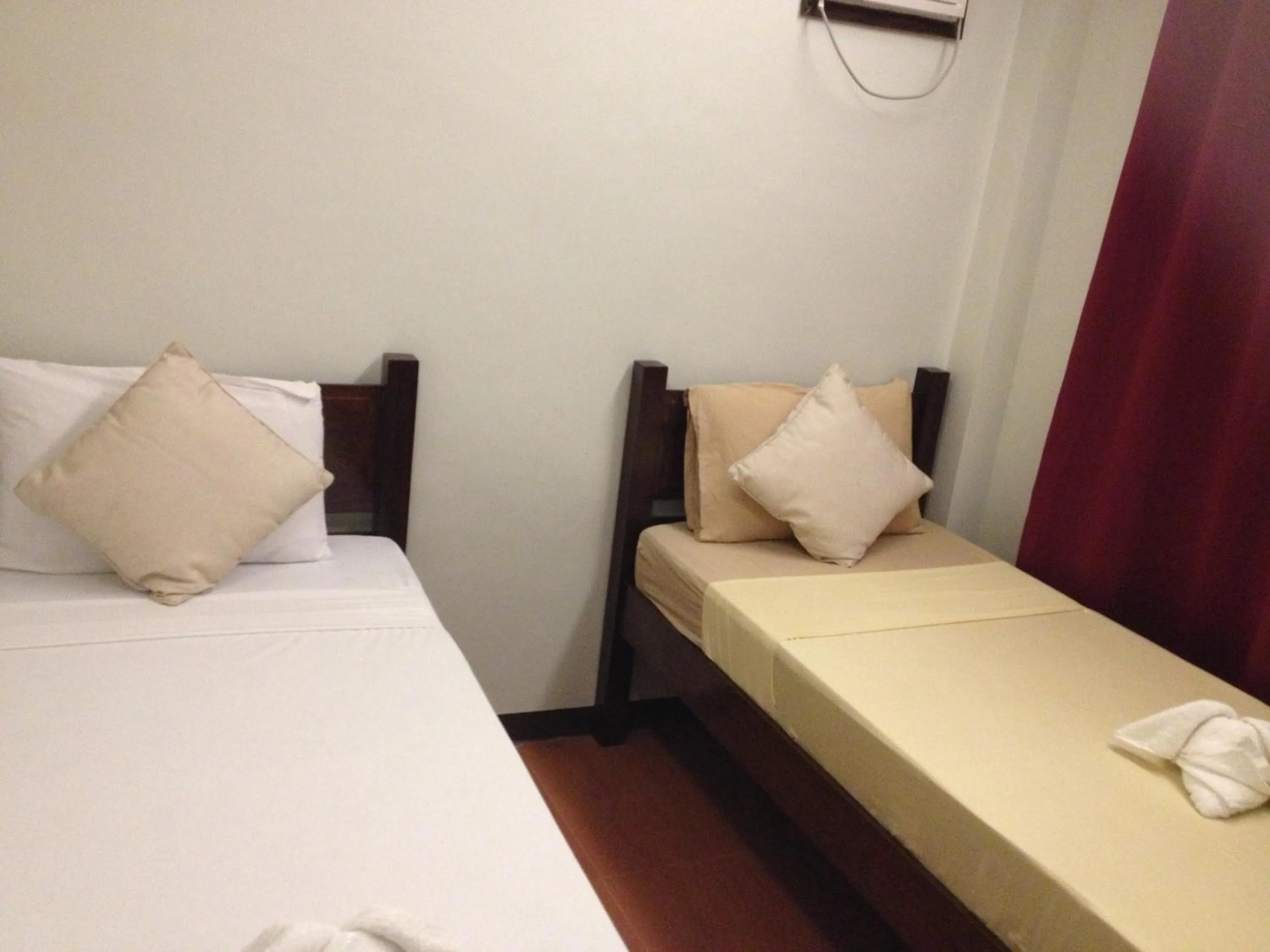 Bed in Seaslugs Travellers Inn