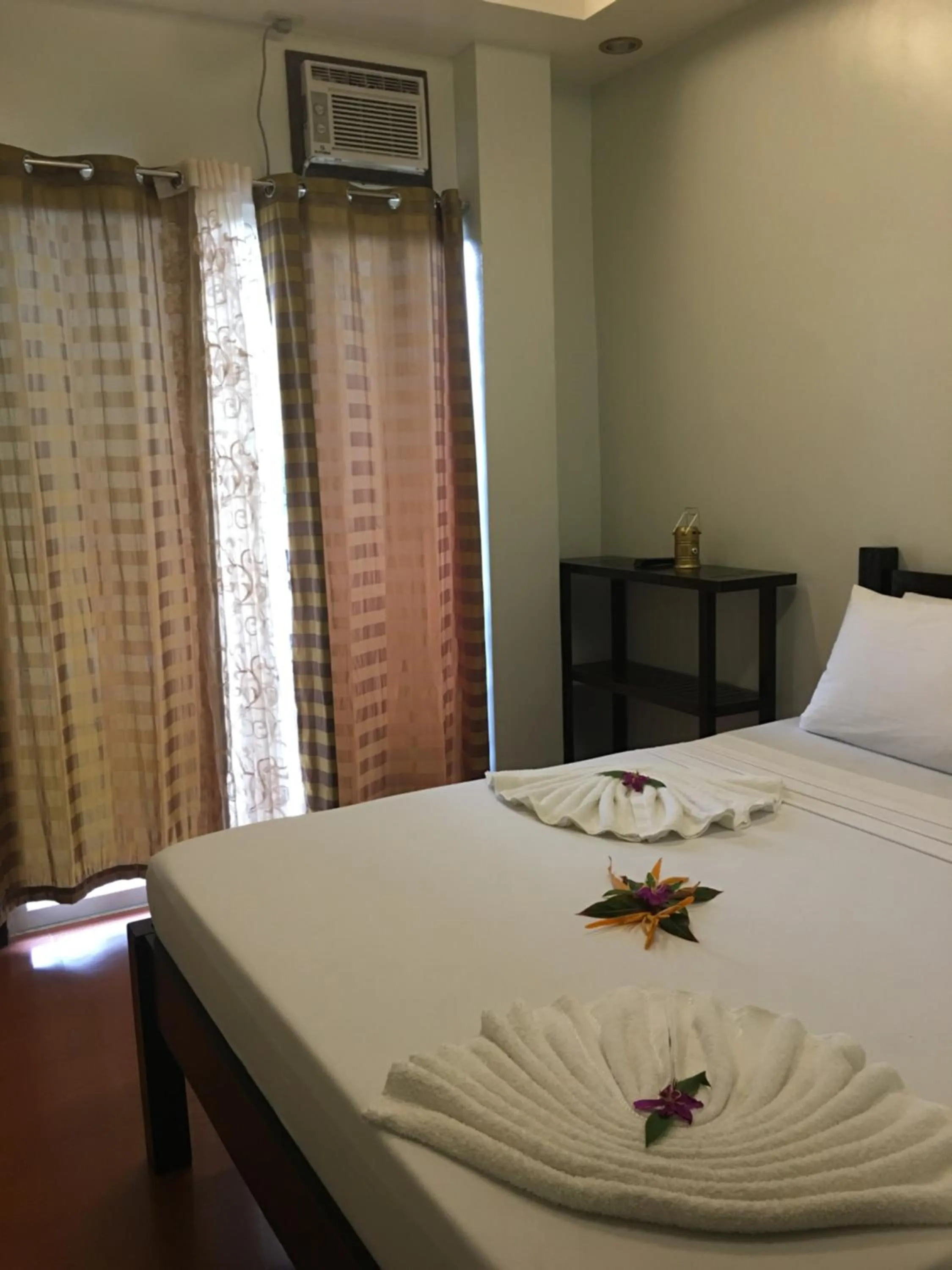 Bed in Seaslugs Travellers Inn