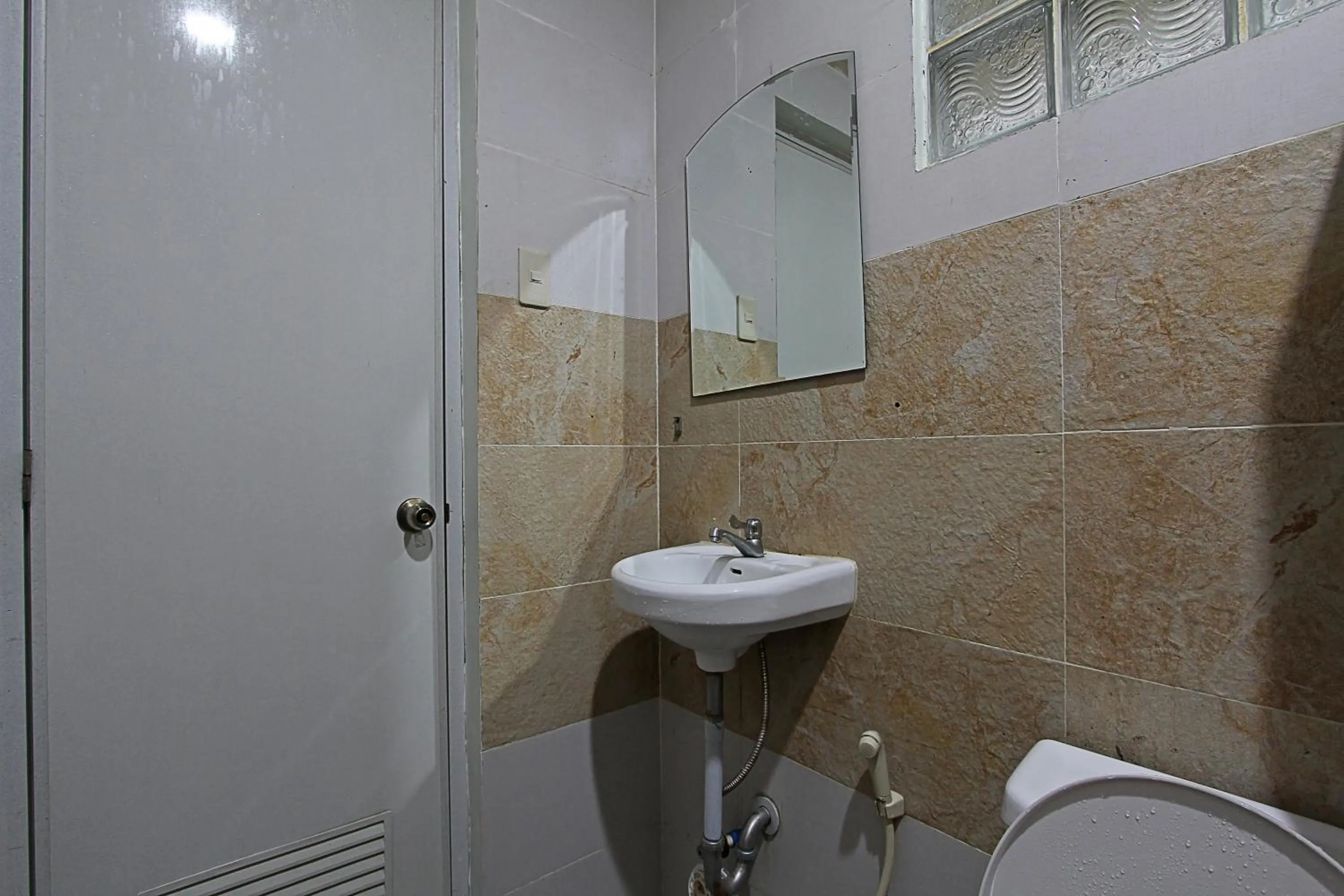 Bathroom in Seaslugs Travellers Inn