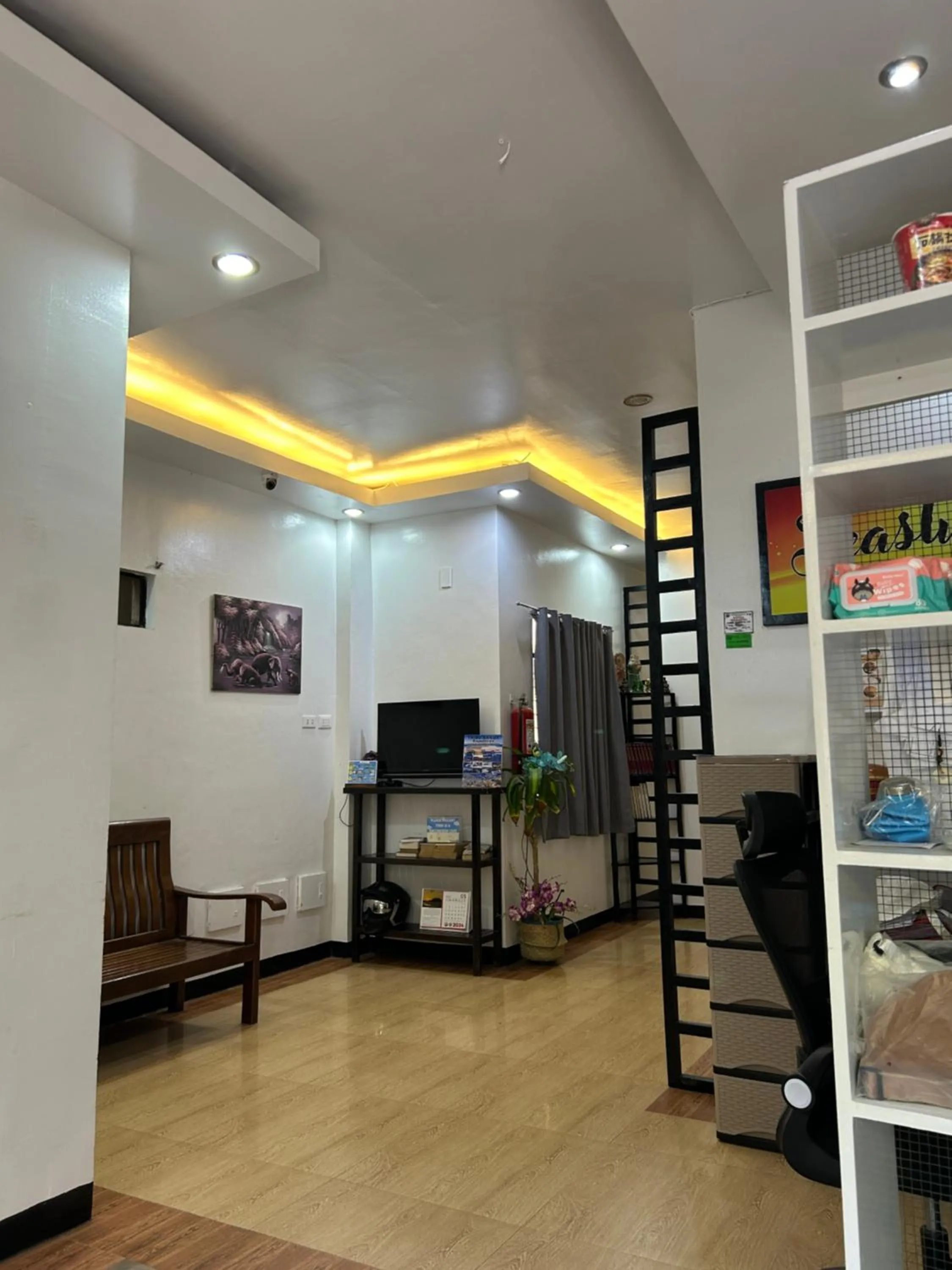 Facade/entrance in Seaslugs Travellers Inn