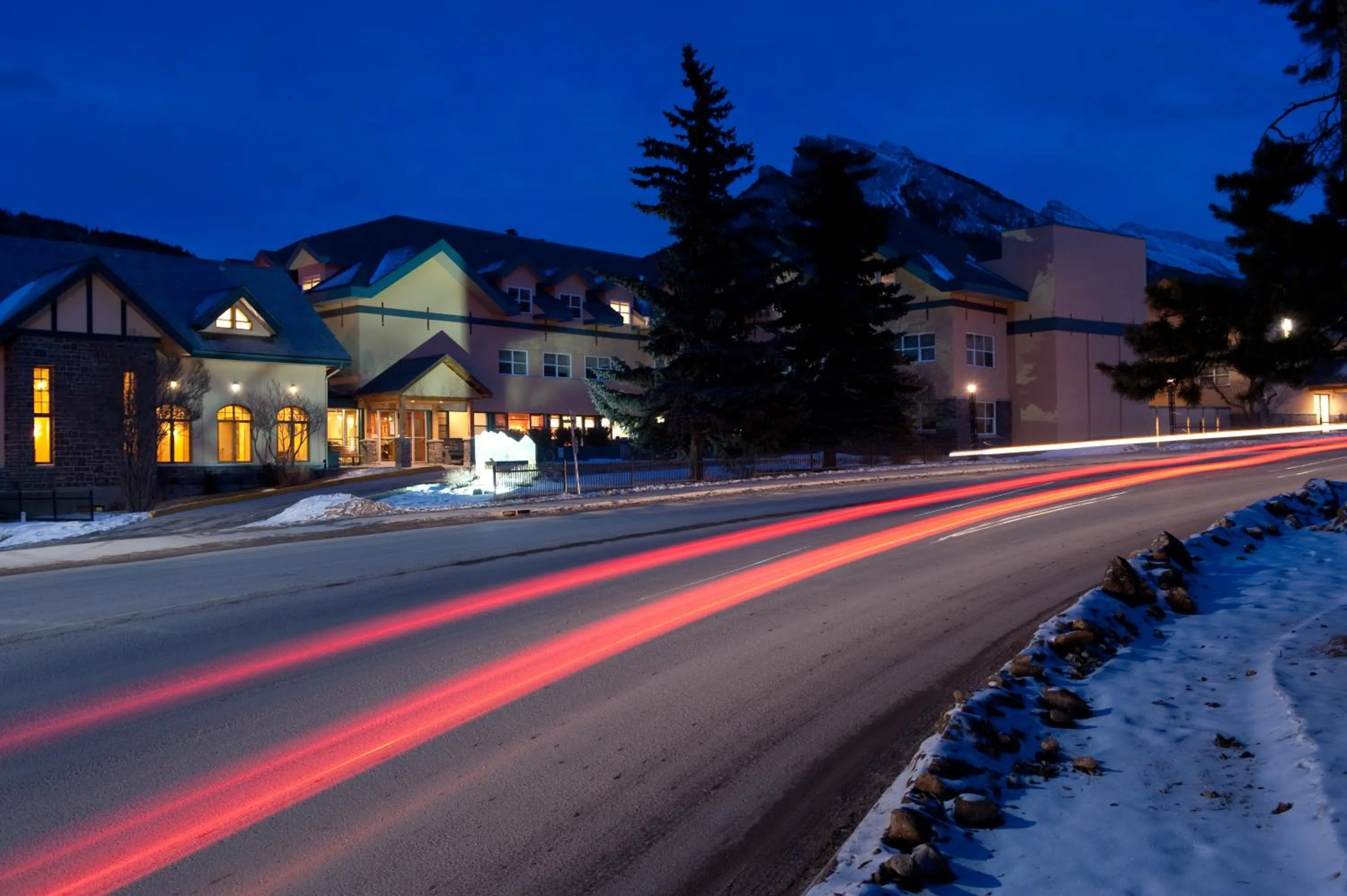 Facade/entrance in YWCA Banff Hotel