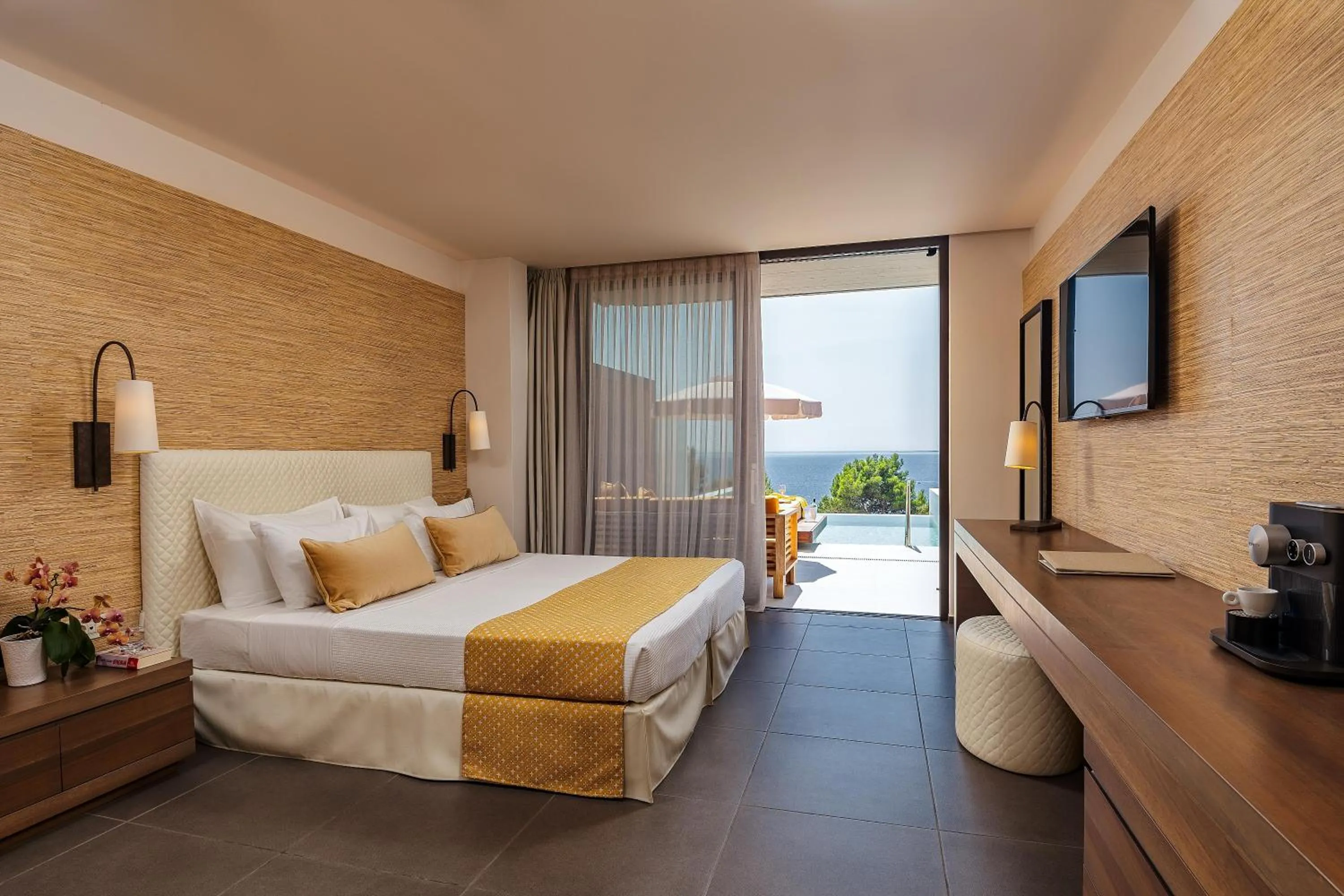 Photo of the whole room, Bed in White Rocks Hotel Kefalonia