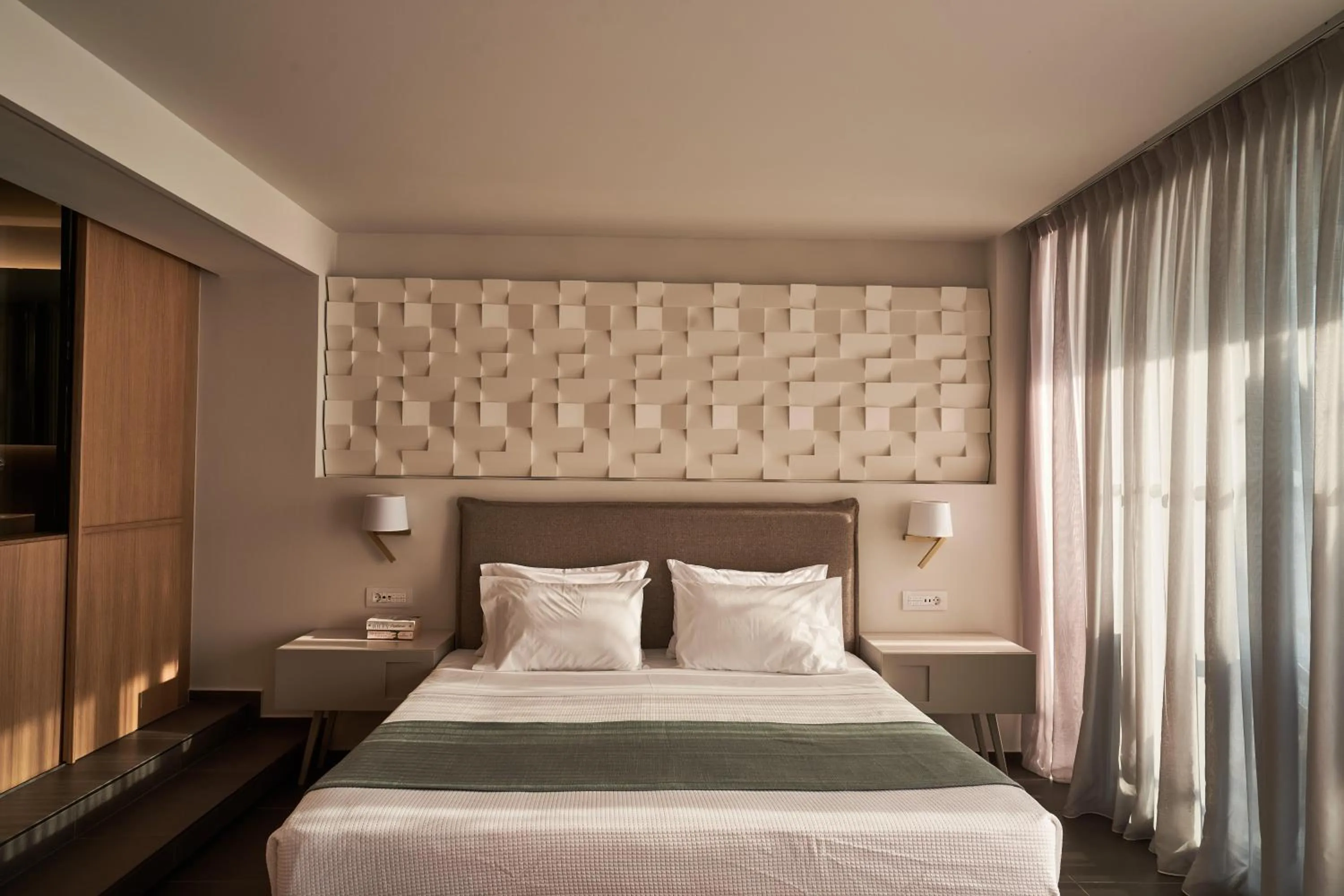 Photo of the whole room, Bed in White Rocks Hotel Kefalonia