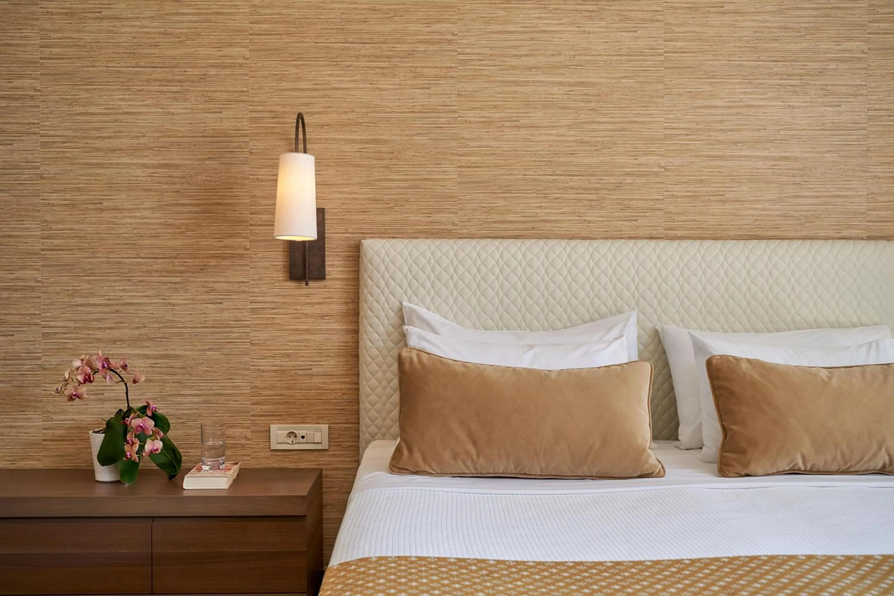 Photo of the whole room, Bed in White Rocks Hotel Kefalonia