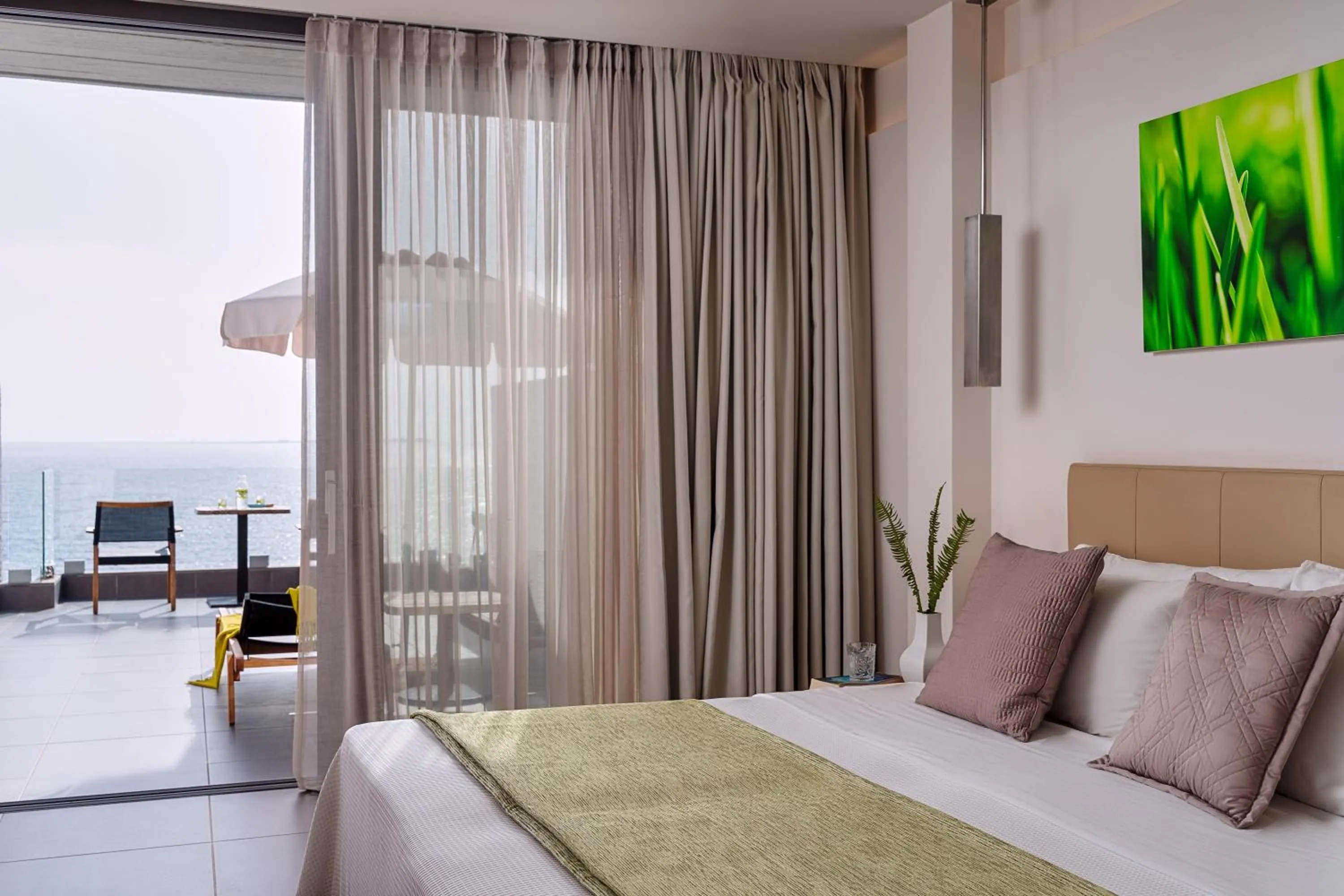 Photo of the whole room, Bed in White Rocks Hotel Kefalonia