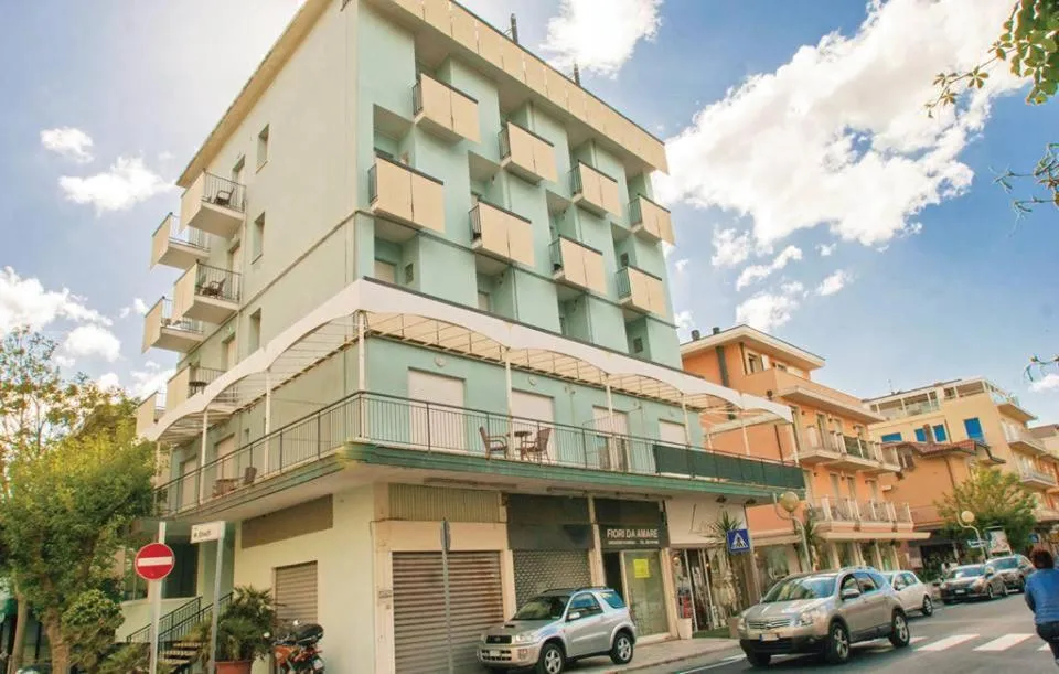 Property building in Residence Doral