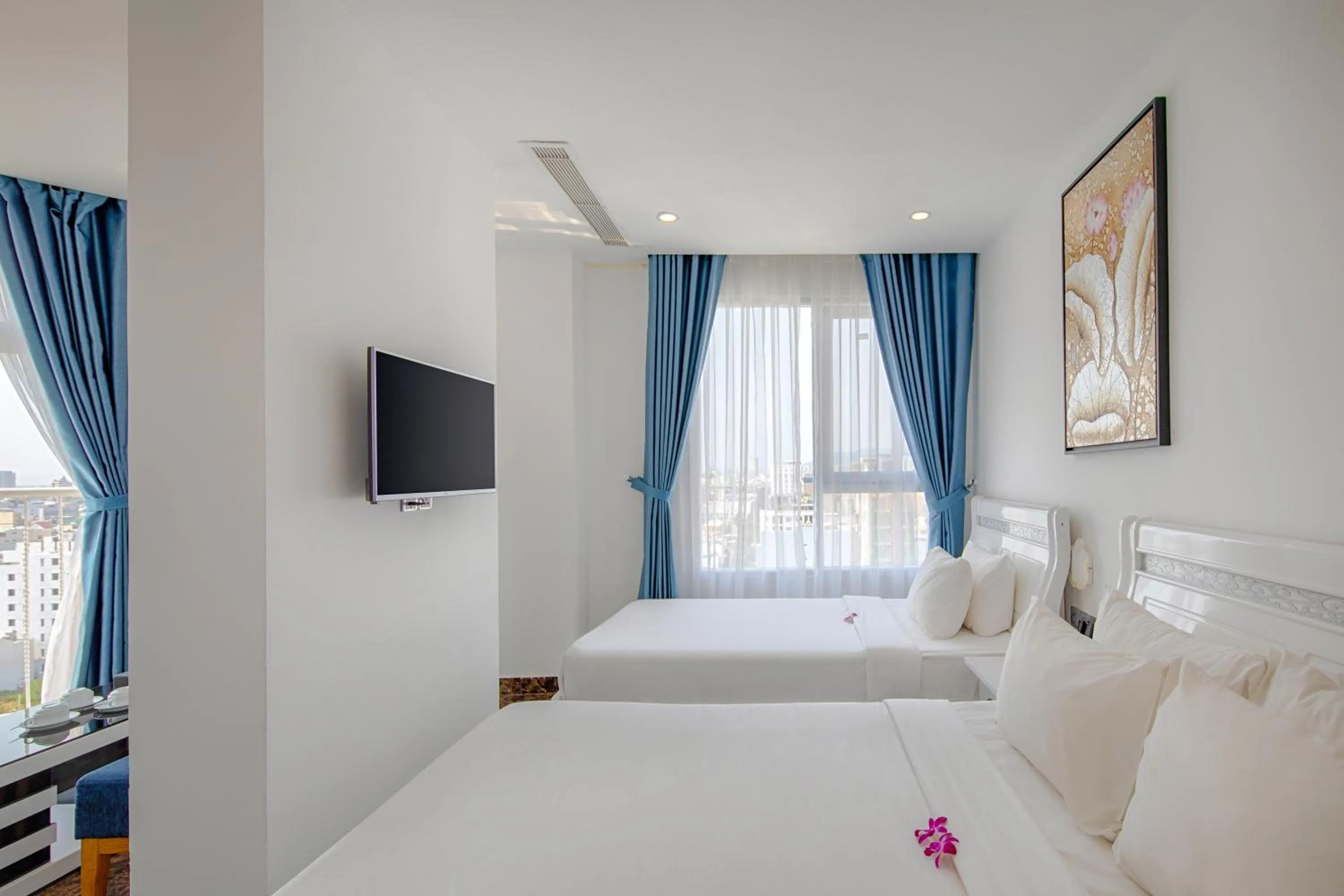 Photo of the whole room, Bed in SEA QUEEN Hotel