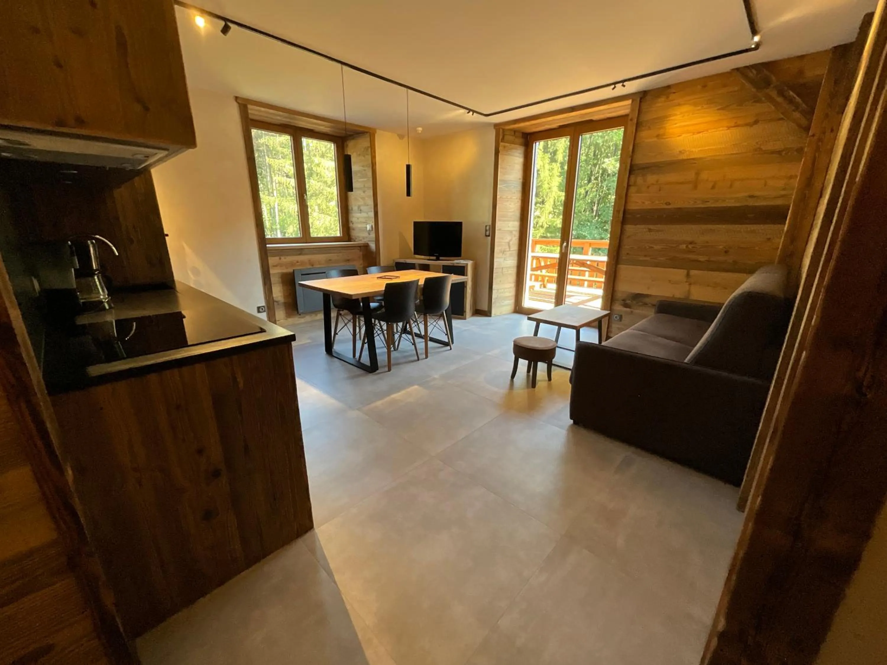 Kitchen or kitchenette in Gite Roche Des Ducs avec Piscine toute l'année, Spa, Sauna, Hammam